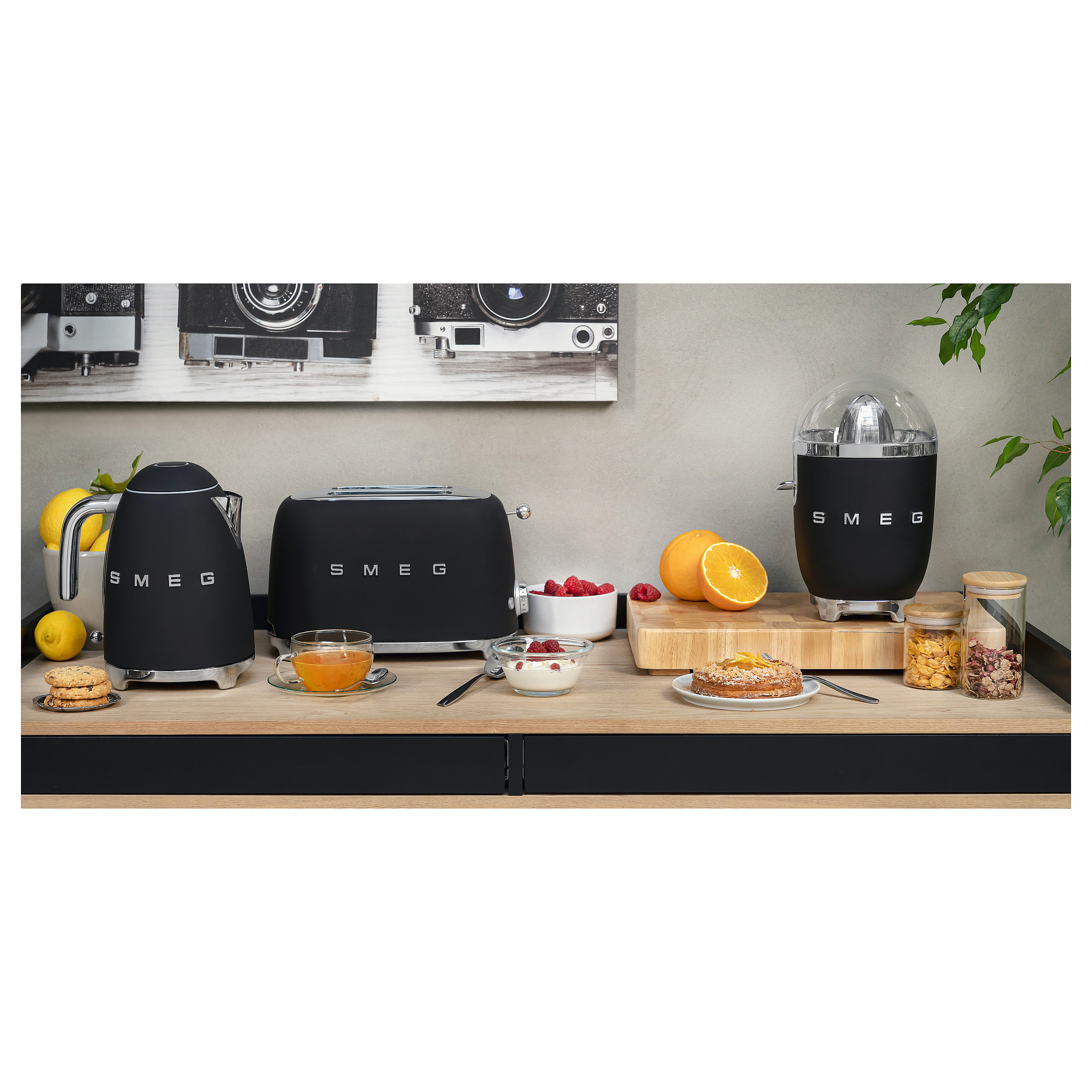 Kettle SMEG KLF03BLMEU crna boja-12