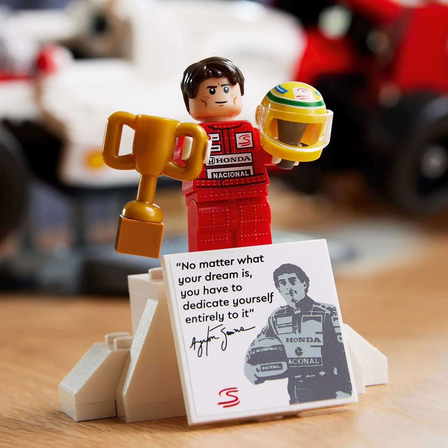 LEGO Icons 10330 McLaren MP4/4 & Ayrton Senna-2
