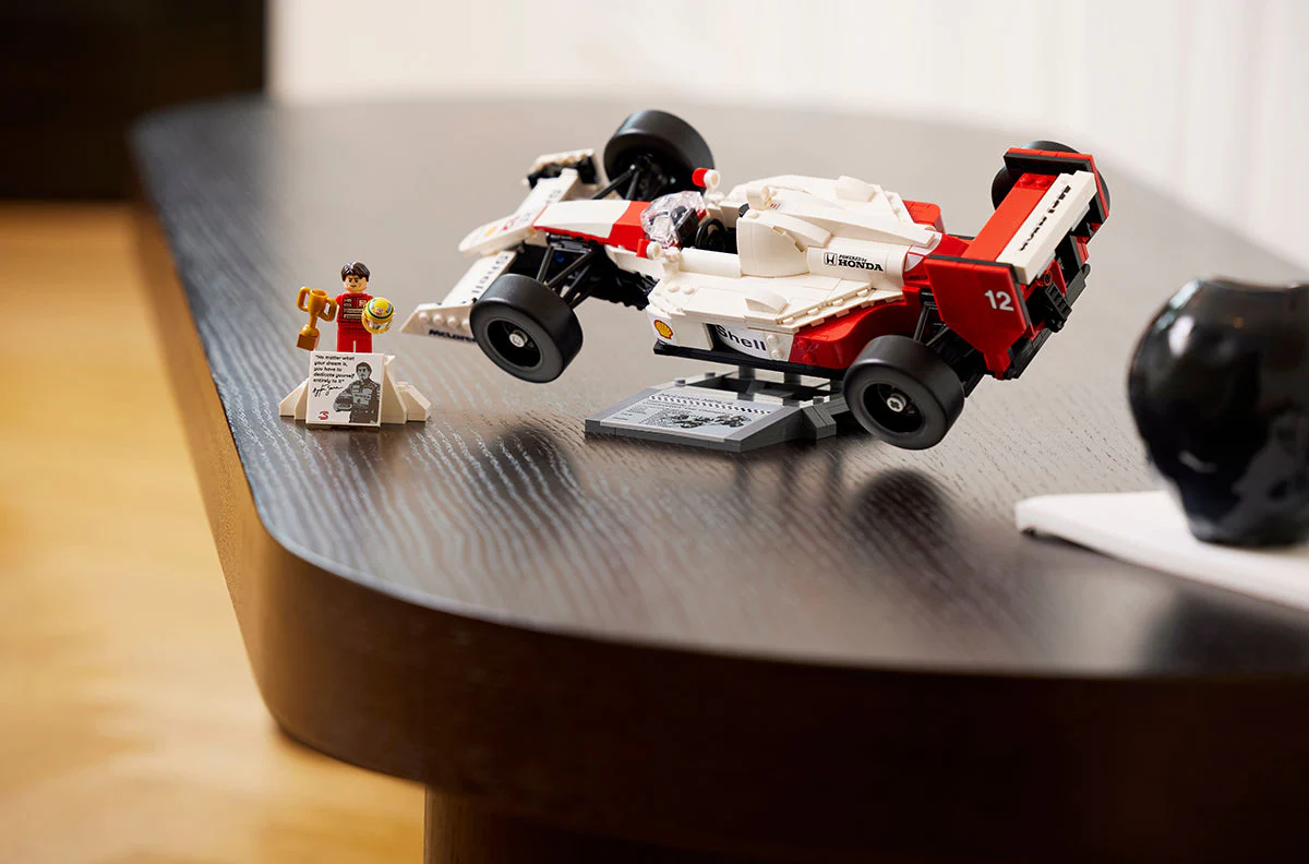LEGO Icons 10330 McLaren MP4/4 & Ayrton Senna-5