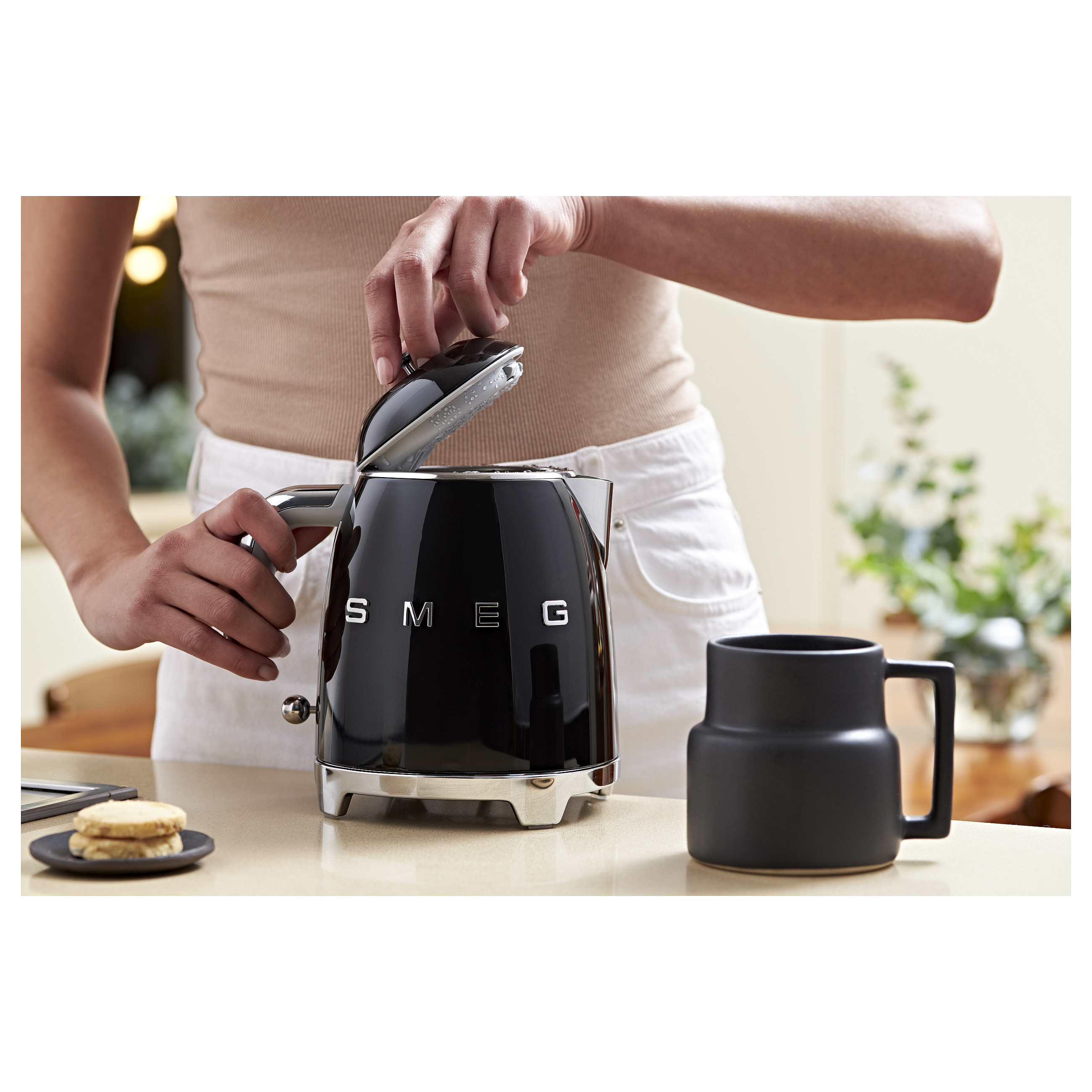 Kettle SMEG KLF05BLEU mini 0.8L crna boja-15