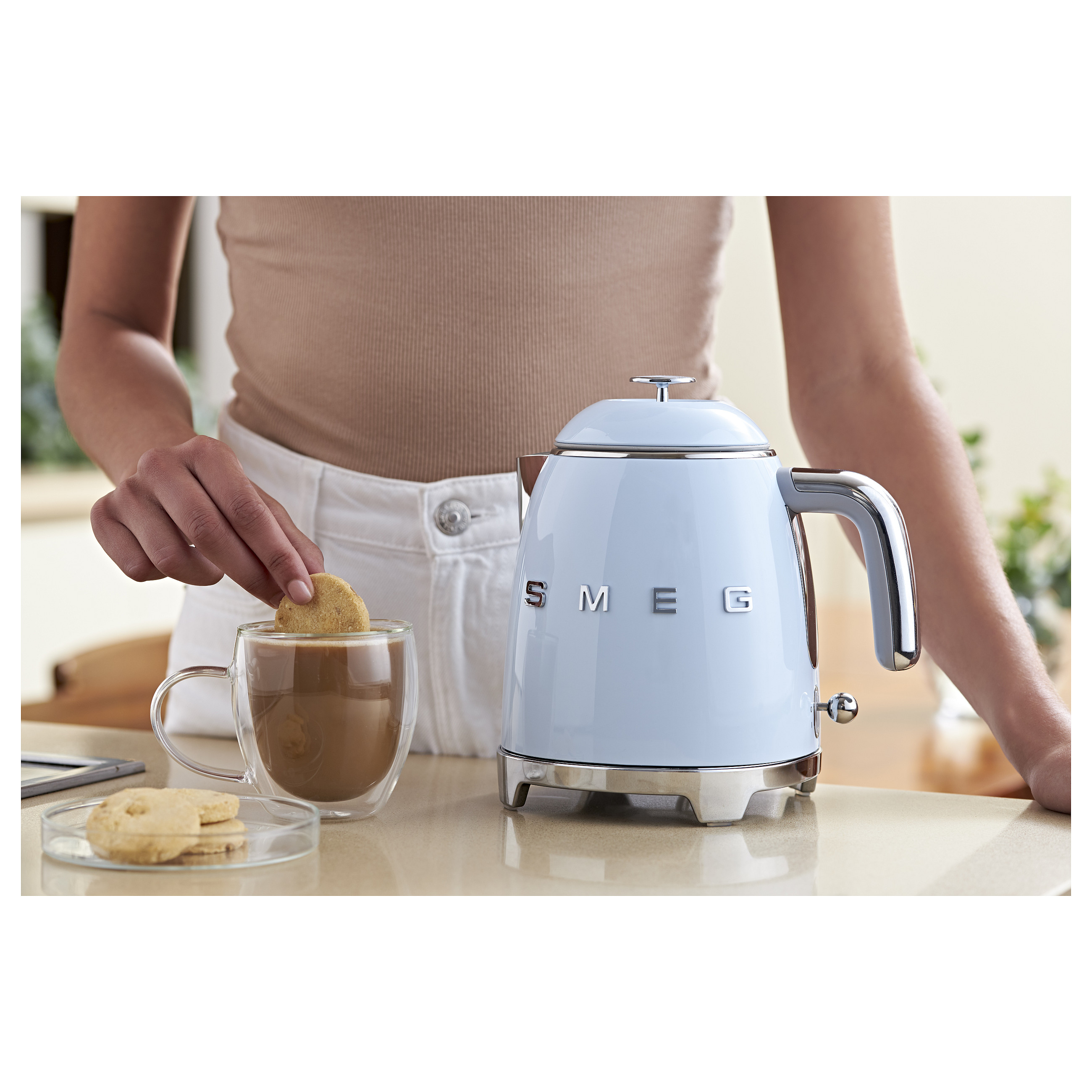 Kuhalo za vodu SMEG KLF05PBEU, 0.8L, 50's Style, Pastelno plavo-16
