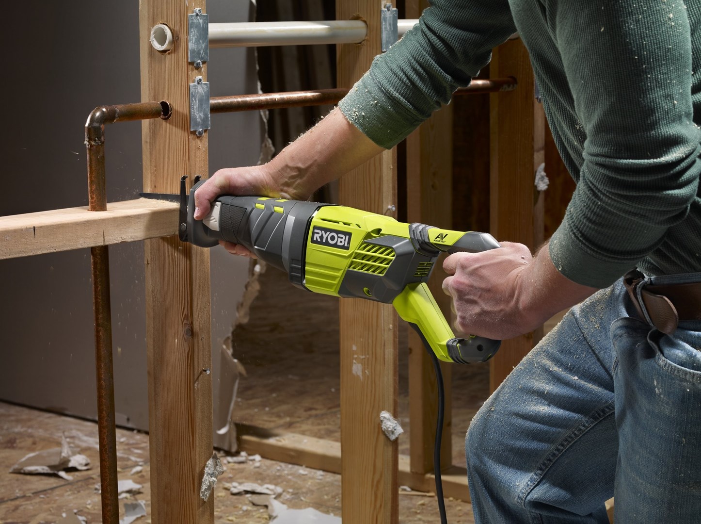 Sabljasta pila RYOBI RRS1200-K (1200W, 30mm hod, antivibracijski sustav, kofer)-6