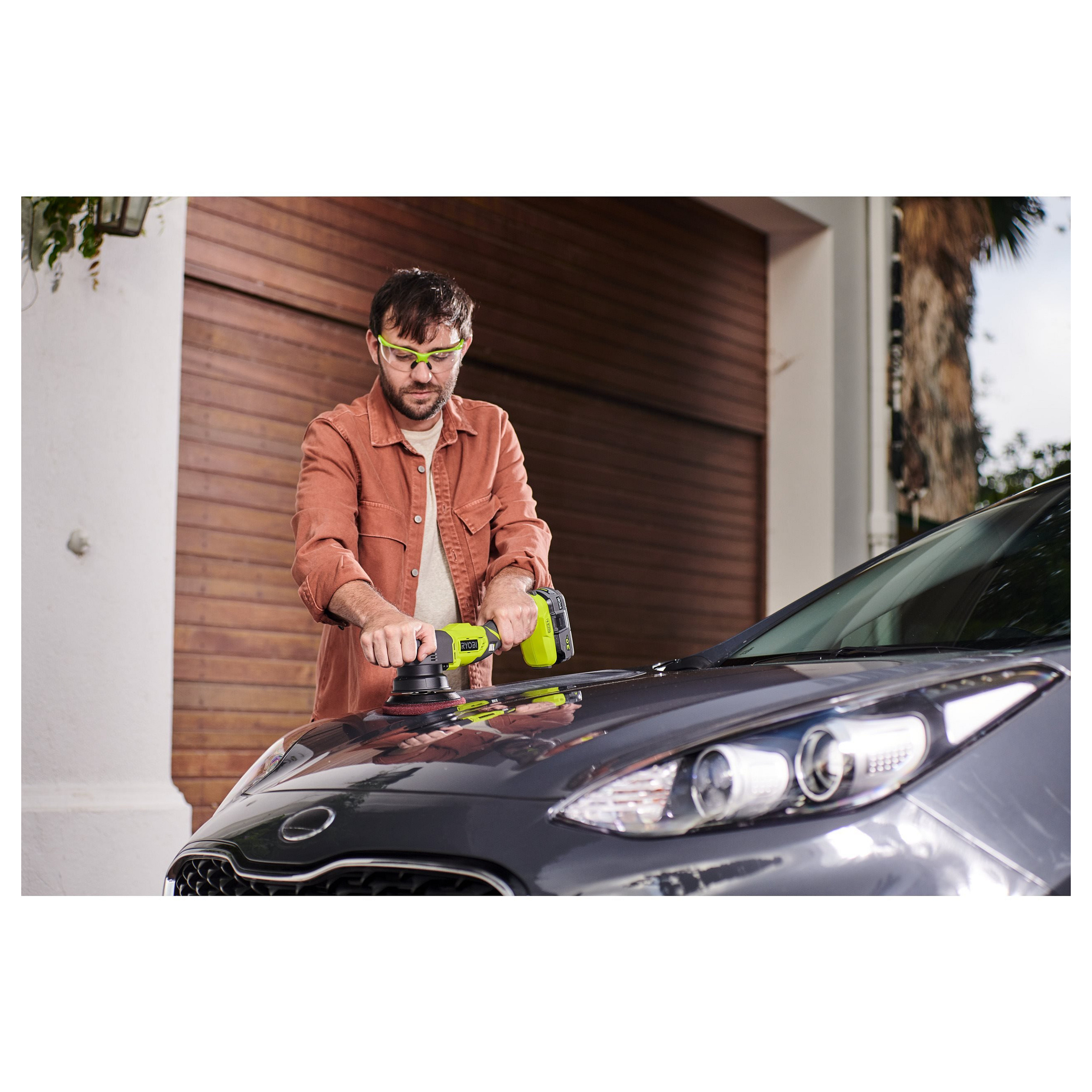 Polirna mašina RYOBI Cordless Polisher-1