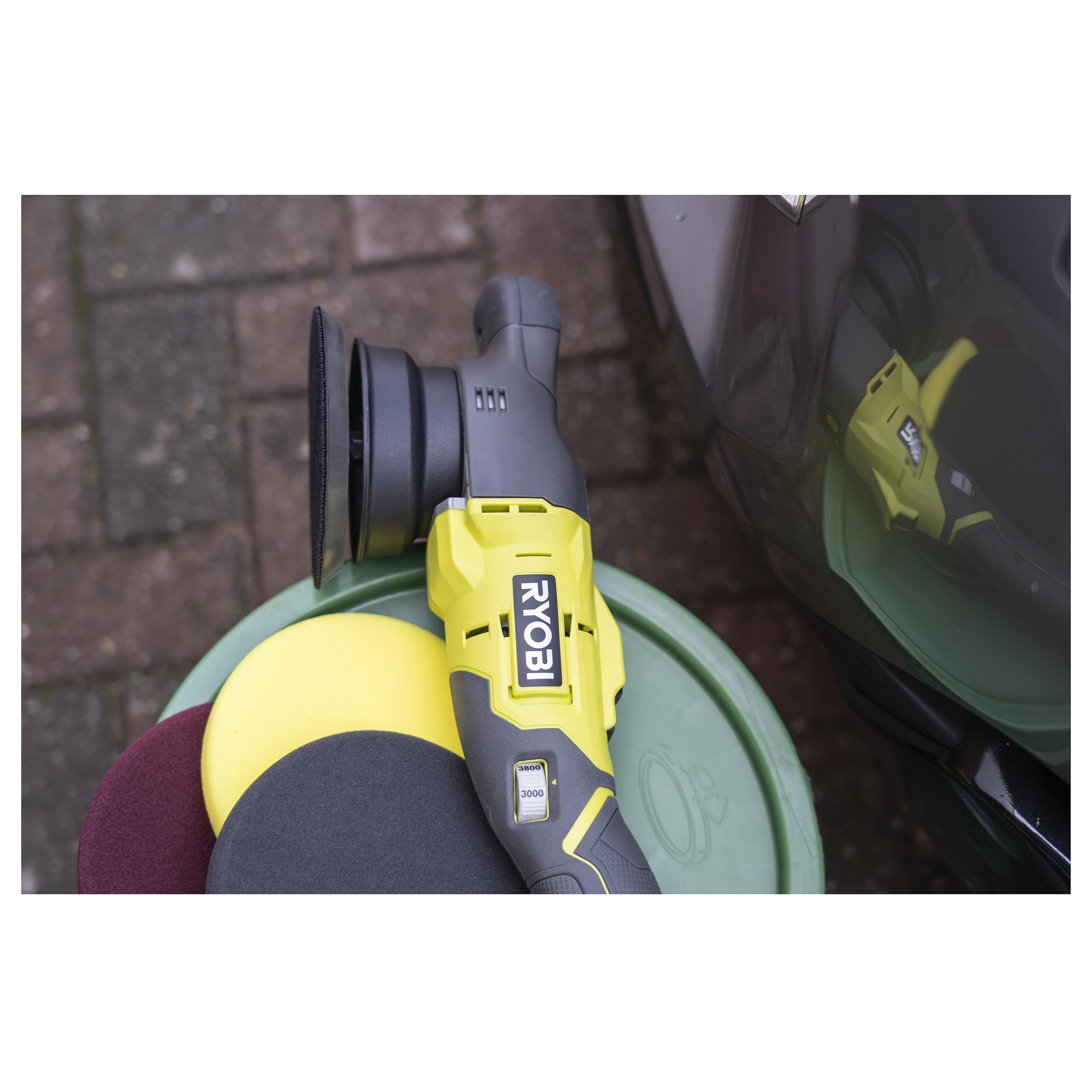 Polirna mašina RYOBI Cordless Polisher-5