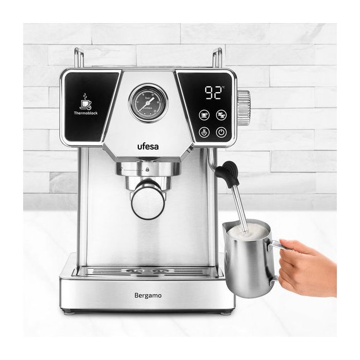 Espresso aparat UFESA Bergamo 20 barov pritiska, Thermoblock, penilac mleka-3
