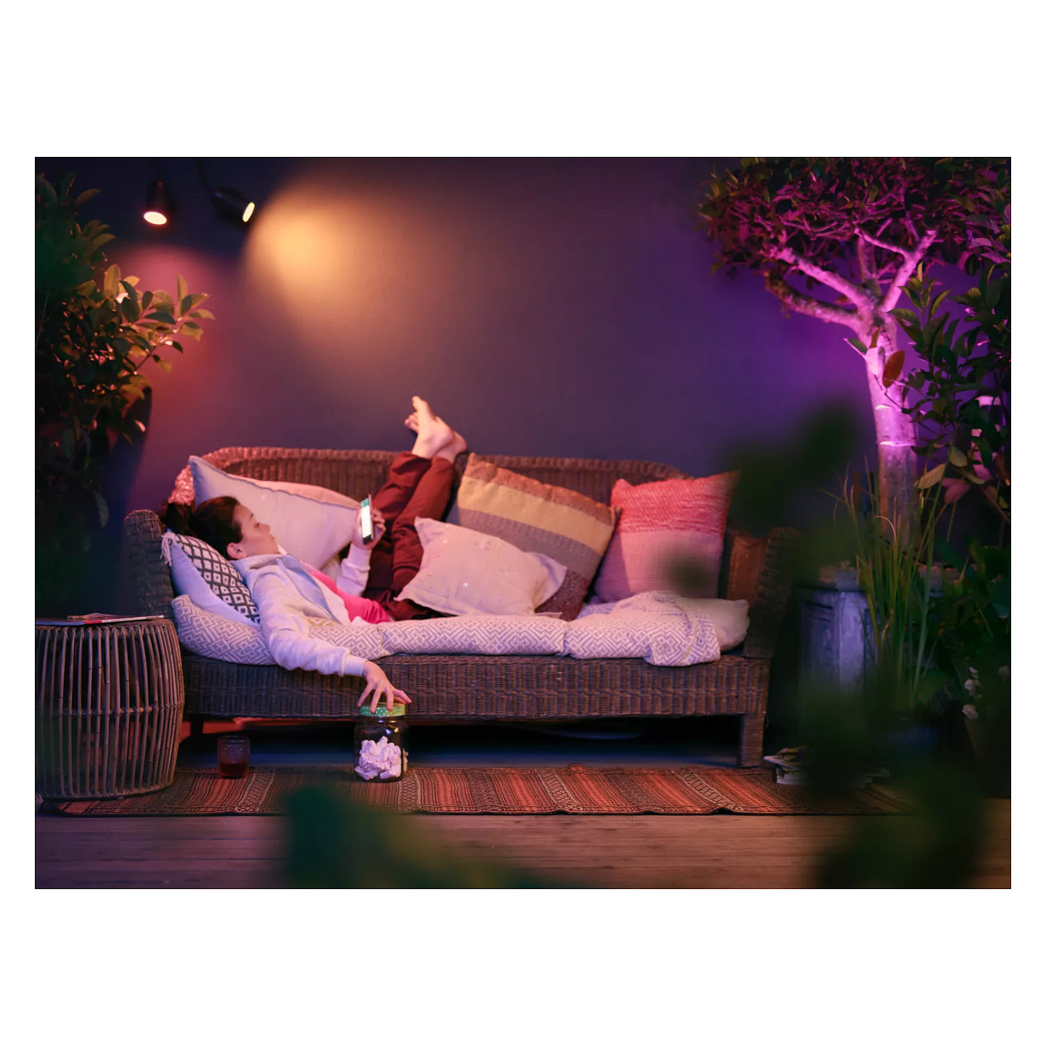 VANJSKI REFLEKTOR PHILIPS Hue Outdoor Spotlight Lily (White and Color Ambiance)-2