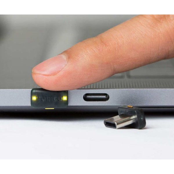 USB sigurnosni ključ YUBICO YubiKey 5C Nano FIPS-2