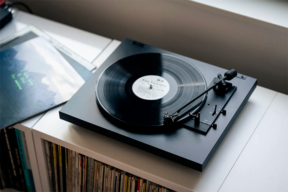 Gramofon PRO-JECT A1.2 OM10 UNI crni-3