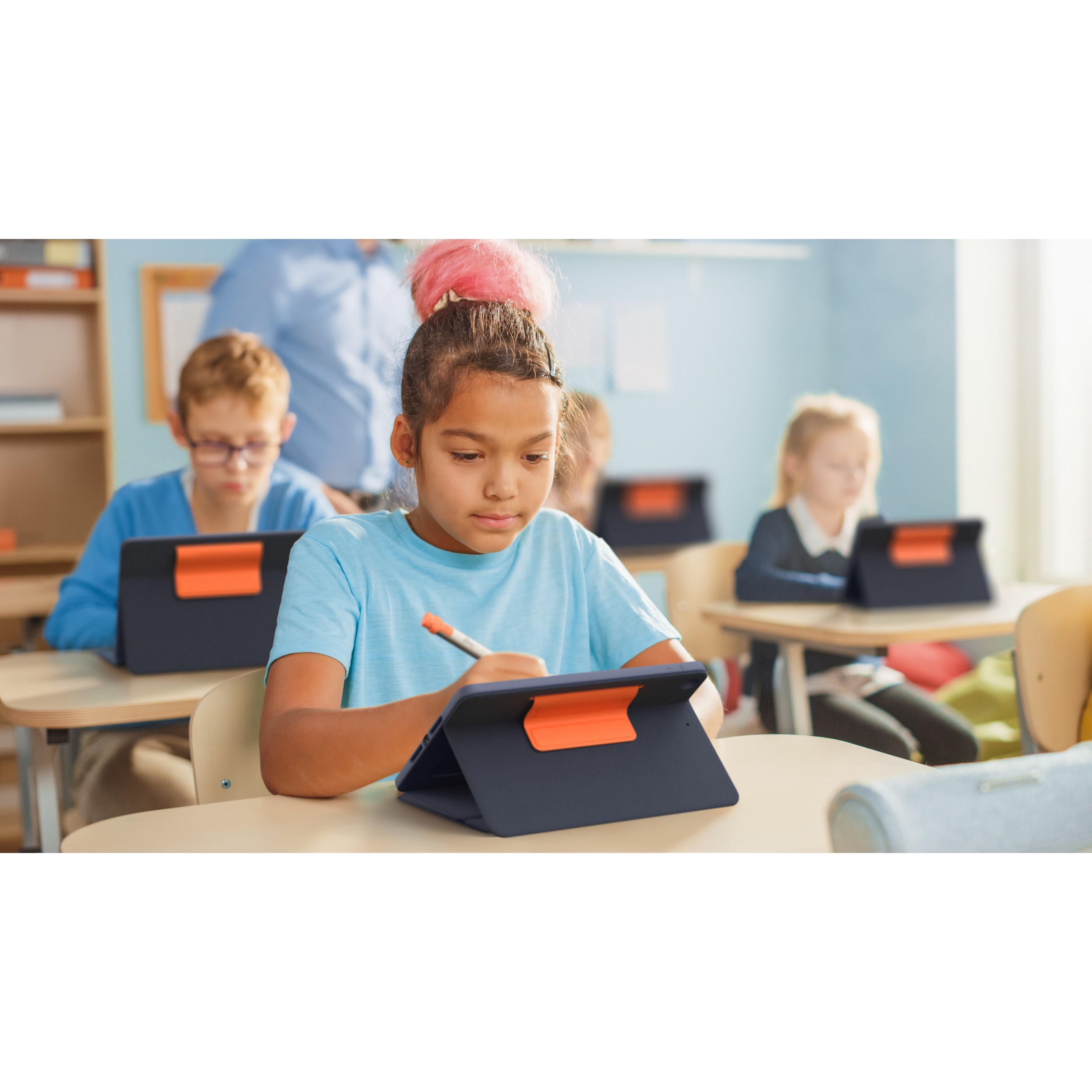 Tipkovnica LOGITECH Rugged Combo 3 za iPad (7., 8. i 9. generacija)-6
