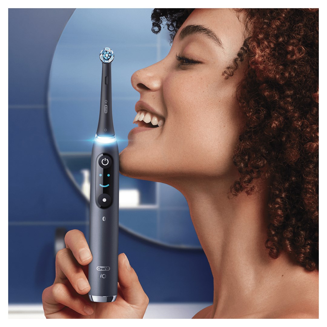 Električna četkica za zube ORAL-B iO Series 9 (2 električne četkice, 2 nastavka, magnetski punjač, putna futrola)-9