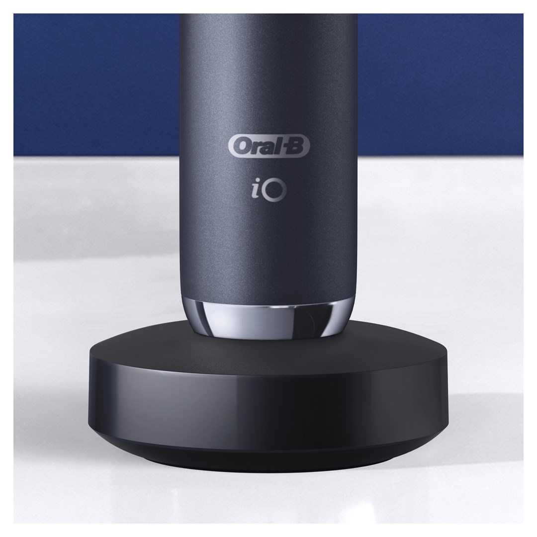 Električna četkica za zube ORAL-B iO Series 9 (2 električne četkice, 2 nastavka, magnetski punjač, putna futrola)-8