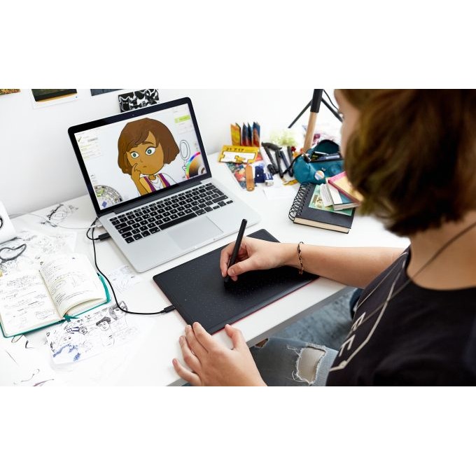 Grafički tablet WACOM One by Medium crni, crveni 2540 lpi 216 x 135 mm USB-4