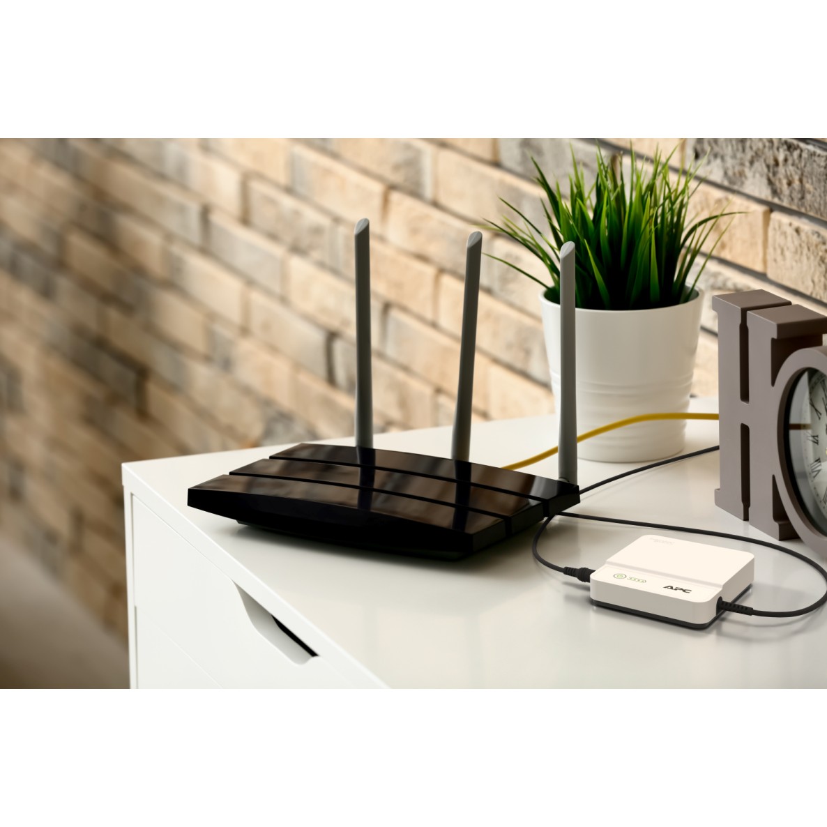 Napajanje APC mini UPS CP12036LI (emergency power supply, 12Vdc, 36W, Li-ion)-1
