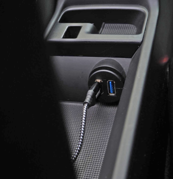 Ugradbena utičnica AMPIRE XUD200 (dvostruka USB-A, 200cm)-4