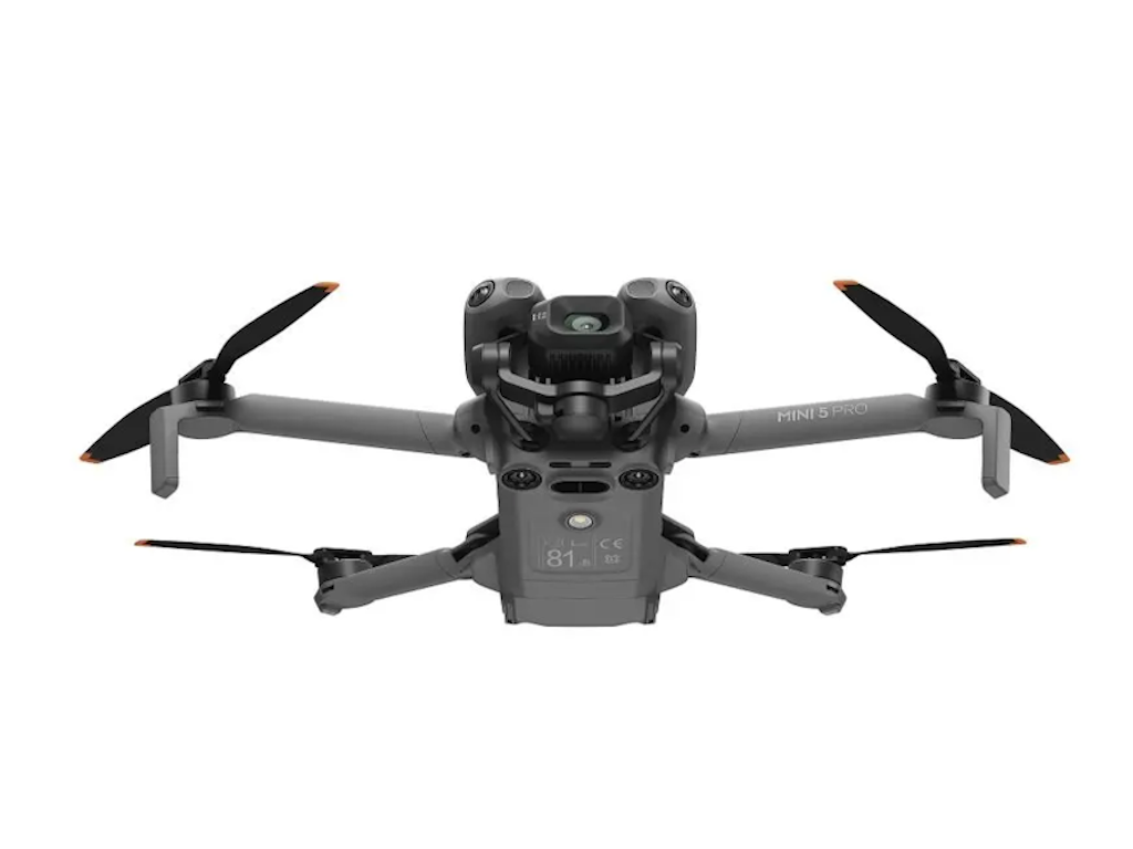 Dron DJI Mini 5 Pro Fly More Combo (DJI RC-N3) (1" CMOS, 4K HDR, do 36 min leta, 42 GB, siva boja)-1