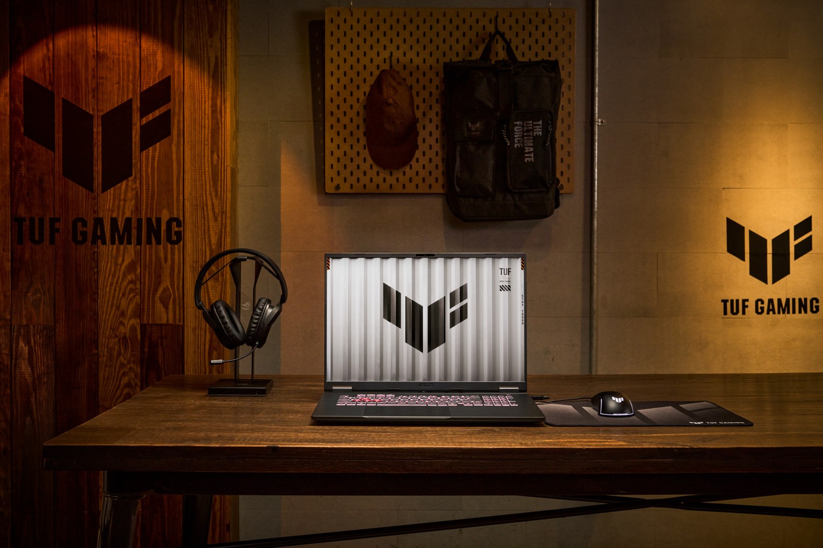 Laptop ASUS TUF Gaming A18 FA808UM-S9058 (18" 2.5K, AMD Ryzen™ 7 260, 16 GB RAM, 512 GB SSD, NVIDIA GeForce RTX 5060, Wi-Fi 6E, NoOS, siva) - internacionalna non HR tipkovnica-18