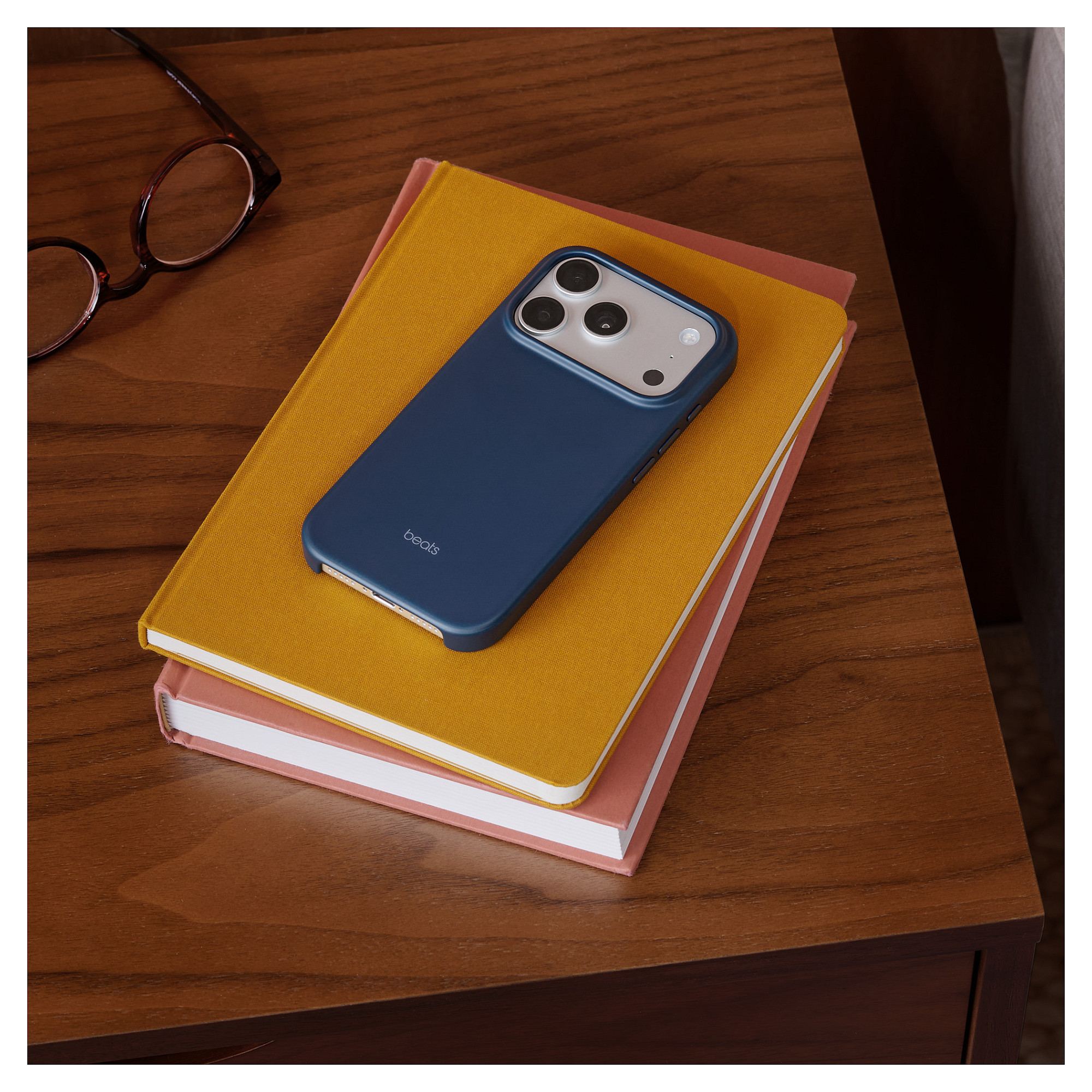 DODATNA OPREMA APPLE Beats iPhone 17 Pro Case with MagSafe and Camera Control (bedrock blue)-5