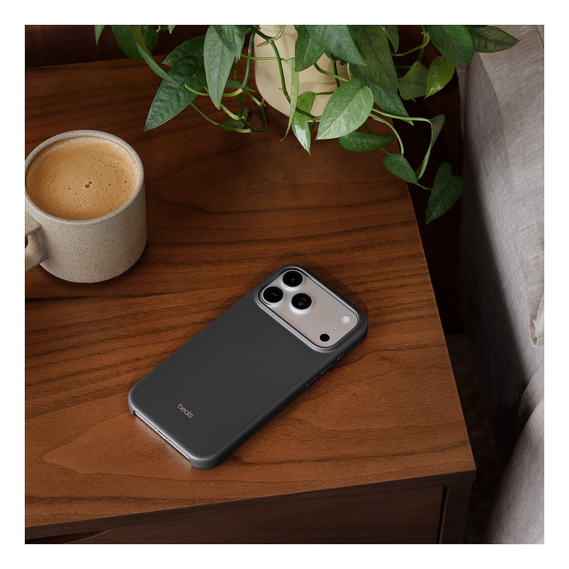 Maska za iPhone APPLE Beats iPhone 17 Pro Max s MagSafe i kontrolom kamere - Granite Gray-5
