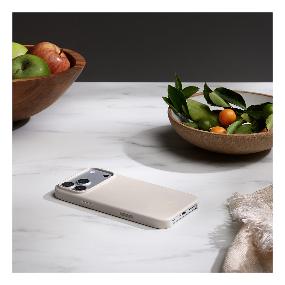Futrola za iPhone APPLE Beats iPhone 17 Pro Max s MagSafe i kontrolom kamere - Lime Stone-5