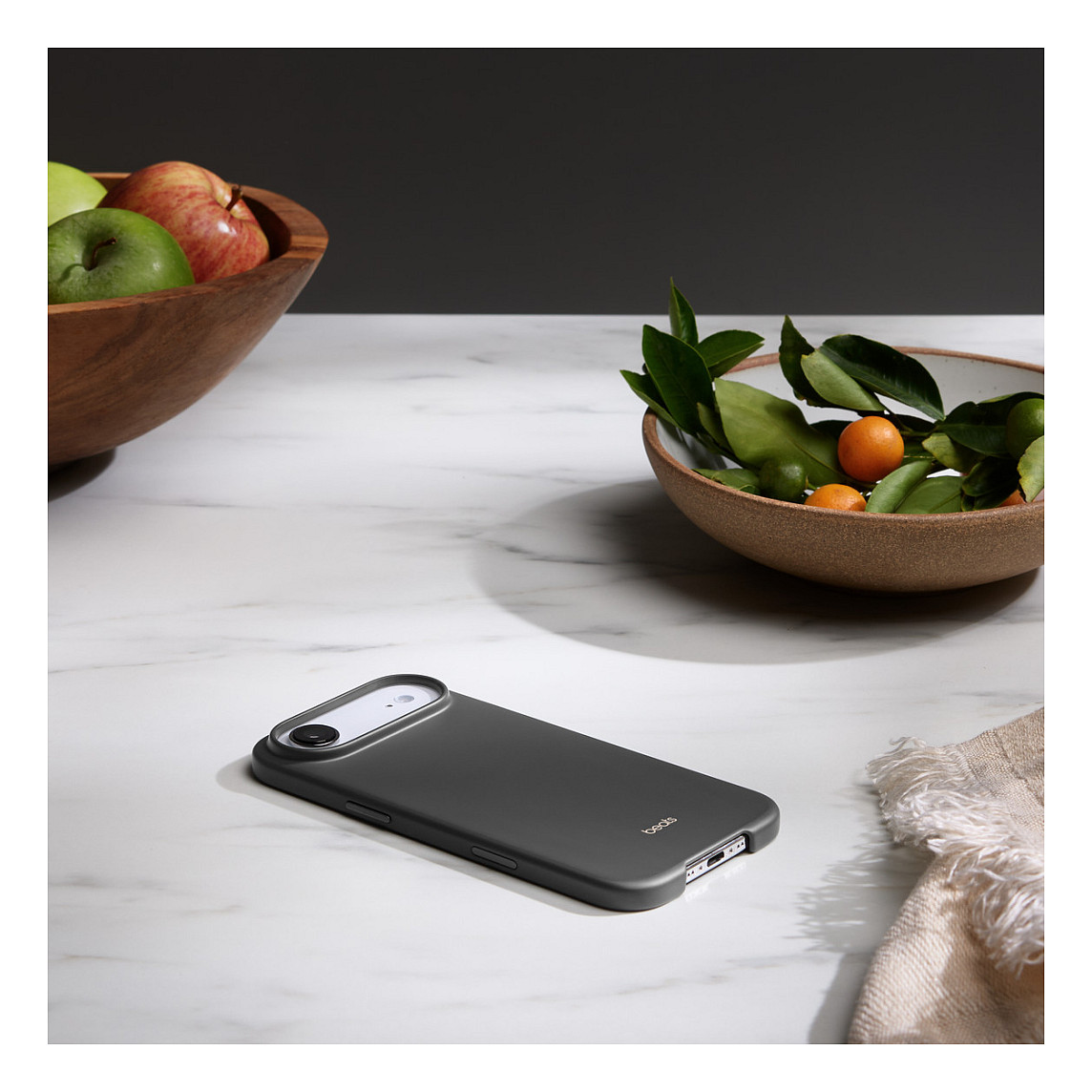Futrola za iPhone APPLE Beats Air s MagSafe i kontrolom kamere - Granit siva-5