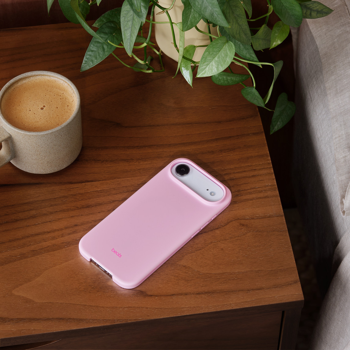 Futrola za iPhone APPLE Beats Air s MagSafe i kontrolom kamere - Pebble Pink-1