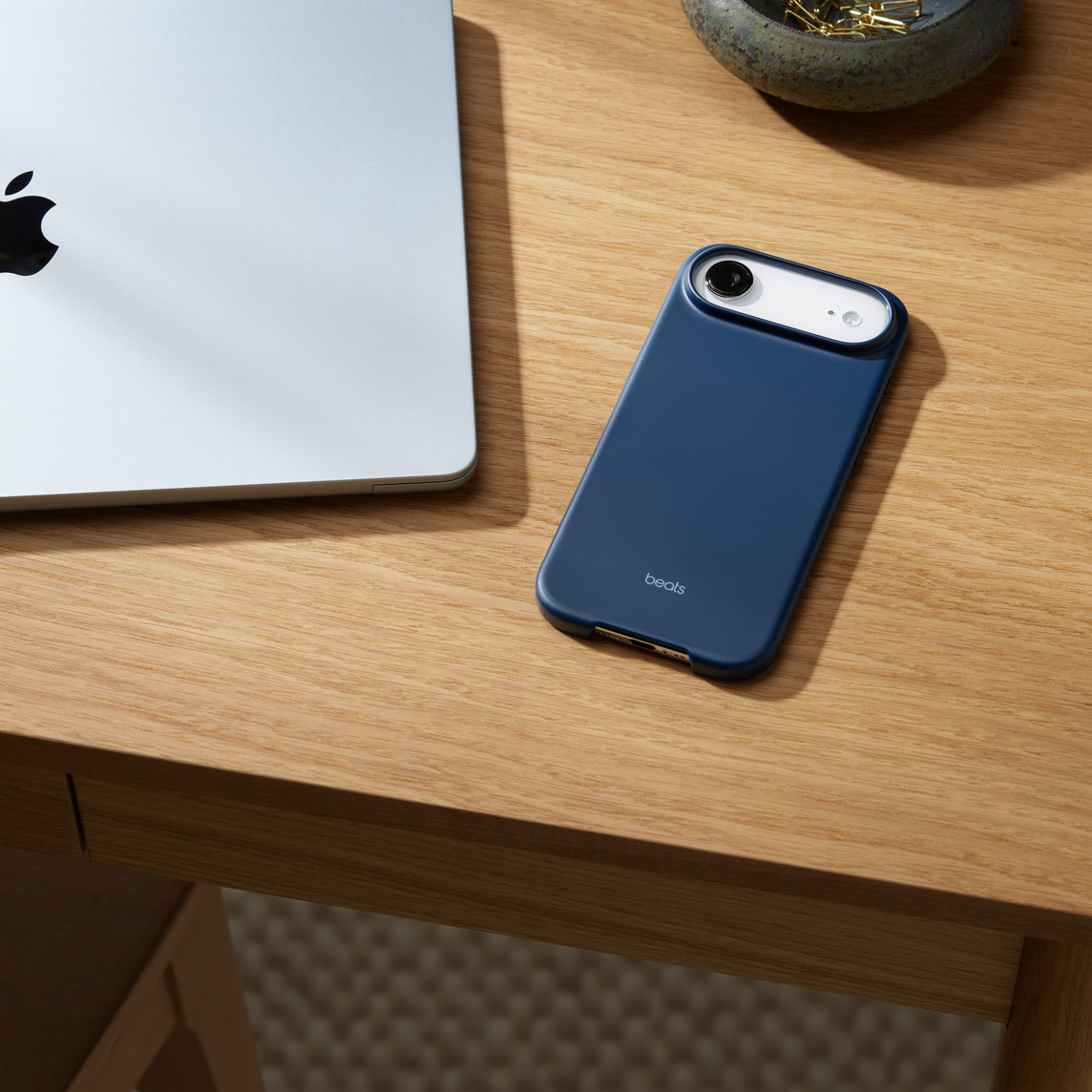 Futrola za iPhone APPLE Beats Air s MagSafe i kontrolom kamere - Bedrock Blue-1