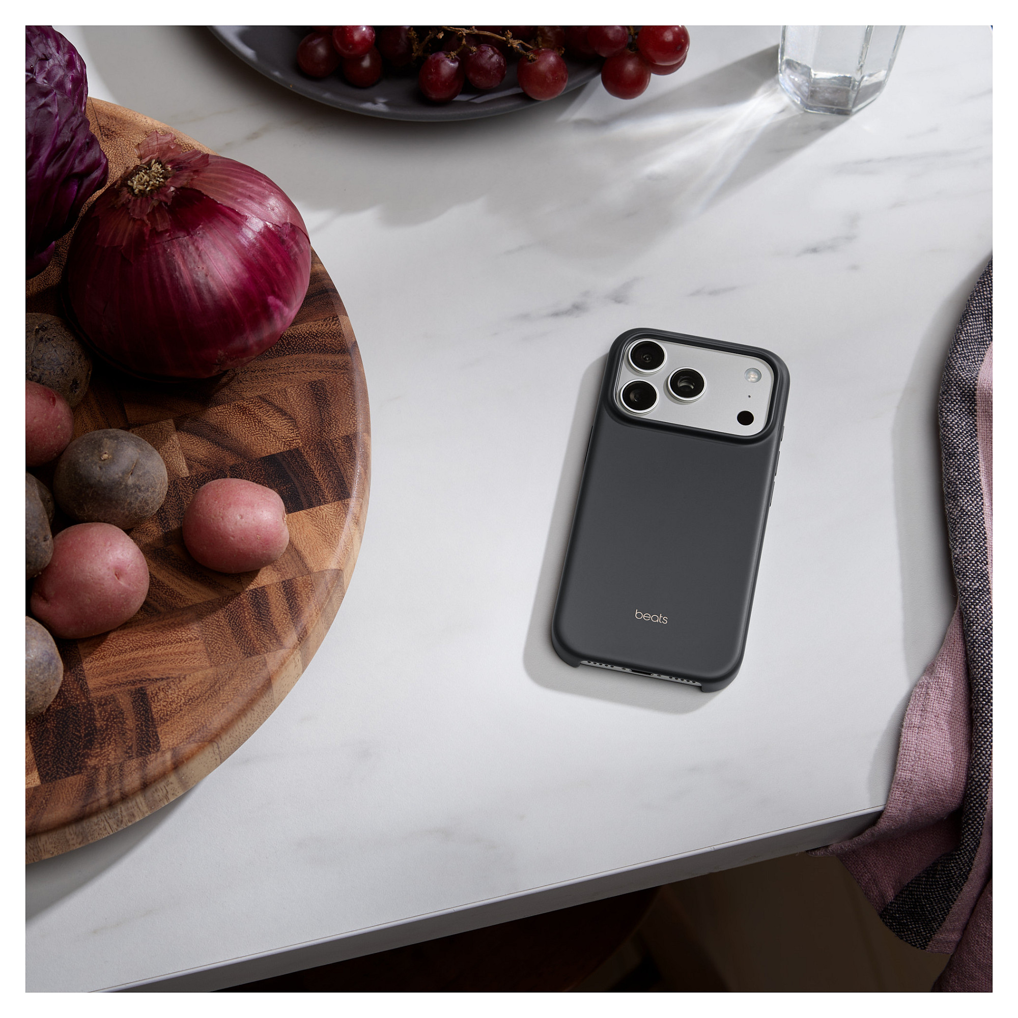 Maska za iPhone APPLE Beats iPhone 17 Pro s MagSafe i kontrolom kamere - Granite Gray-5
