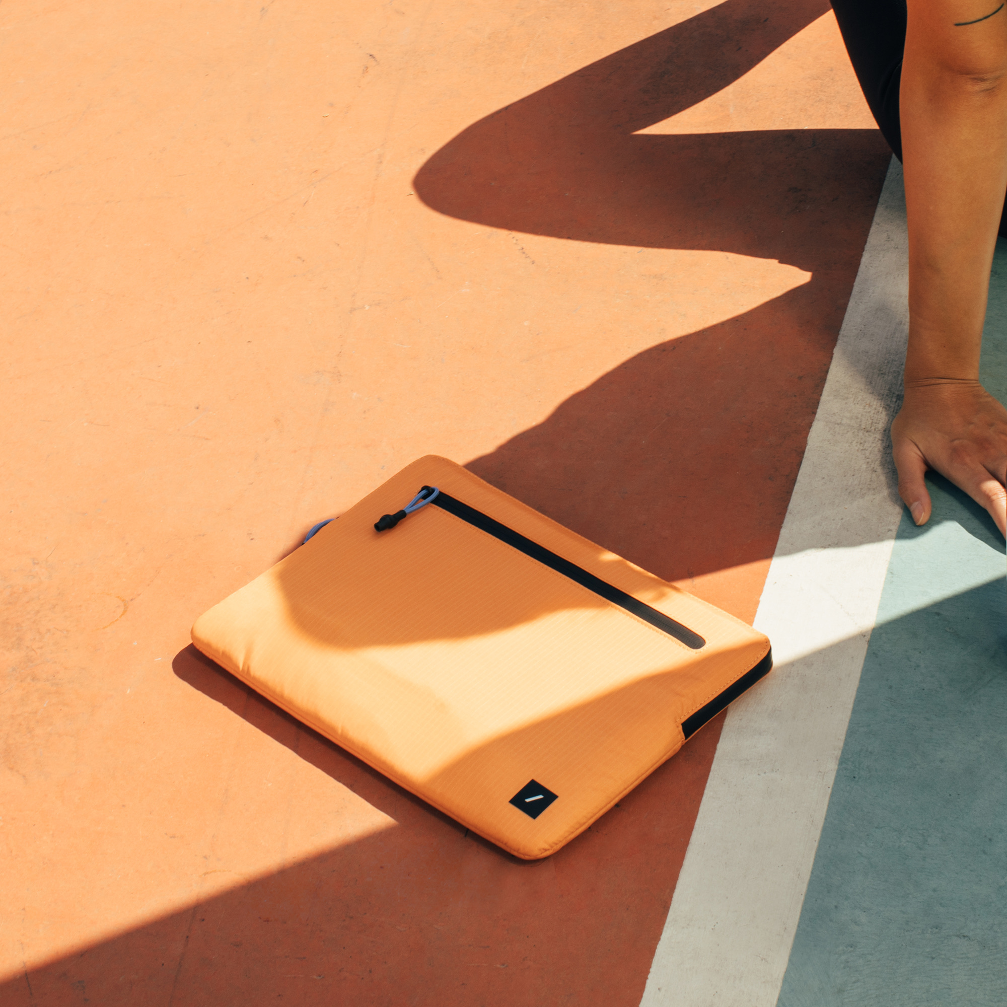 Native Union Ultralight Sleeve 40.6 cm (16") Sleeve case Orange-1