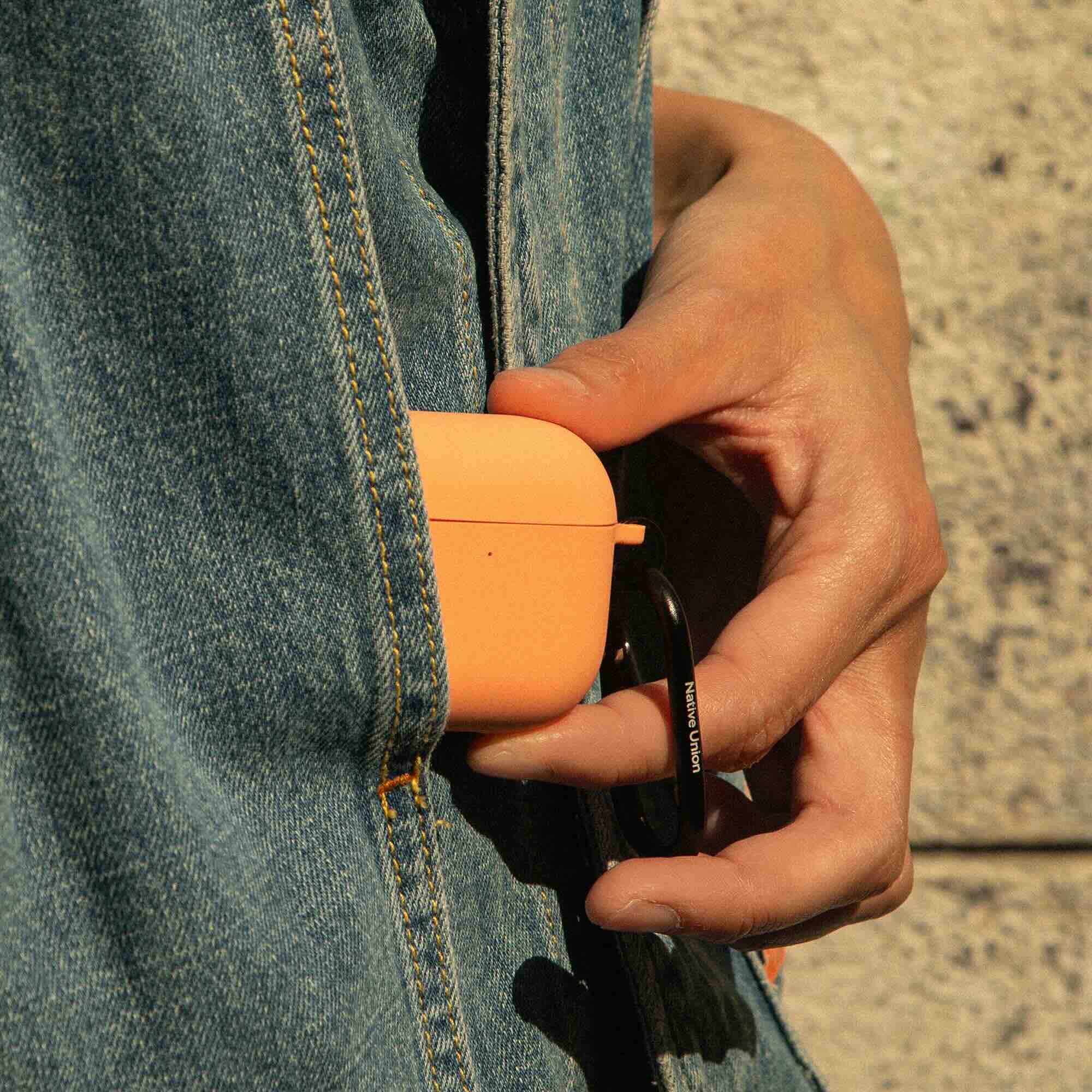 Native Union Active Case - Silicone Protective Case for AirPods 4 (apricot)-1