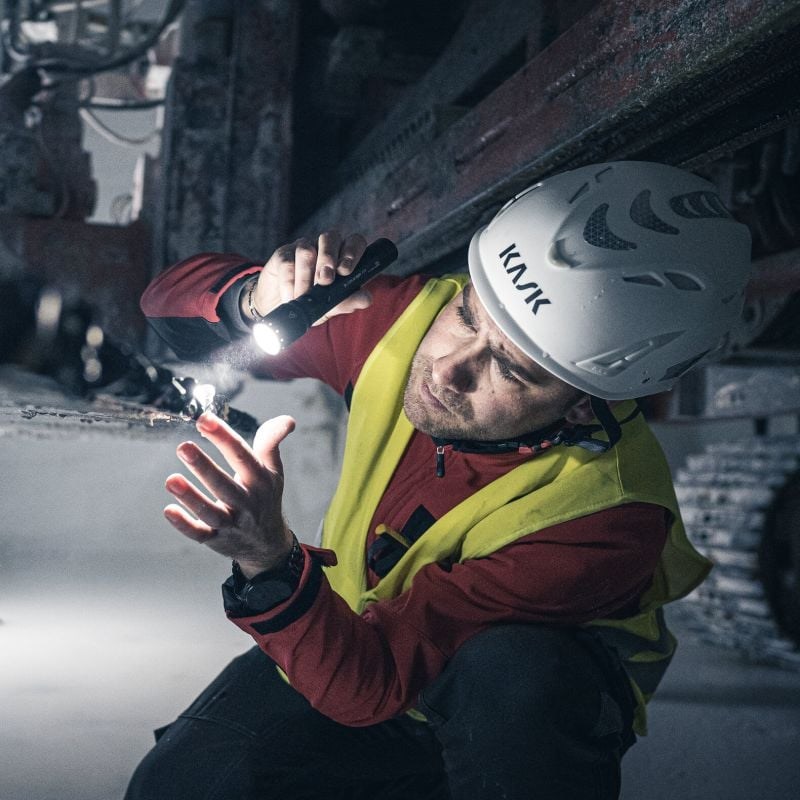 Lampa LEDLENSER P7R Black ručna LED svjetiljka-7