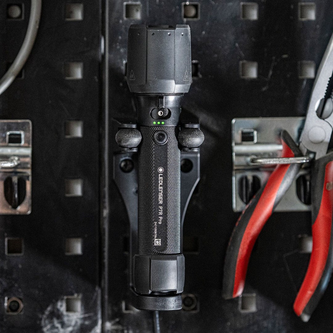 Ručna svjetiljka LEDLENSER P7R Pro Black-3