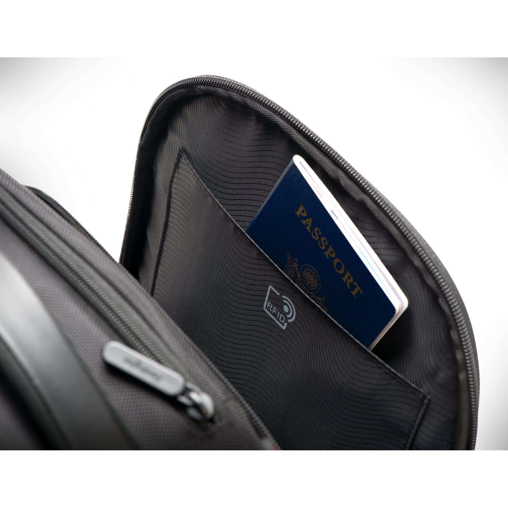 Ruksak KENSINGTON Contour 2.0 17" Pro-13