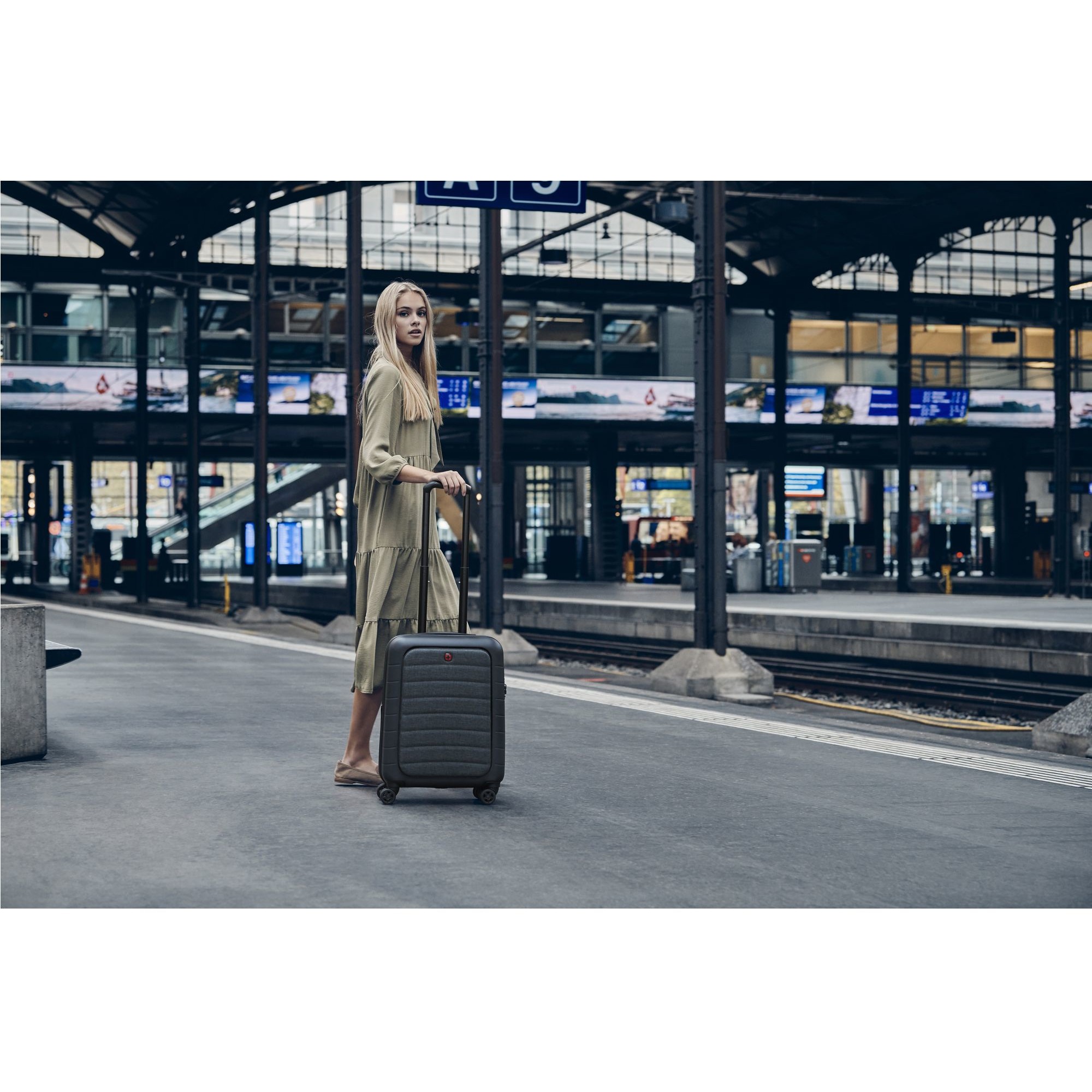 Wenger Syntry Carry-On suitcase, gray heather-13