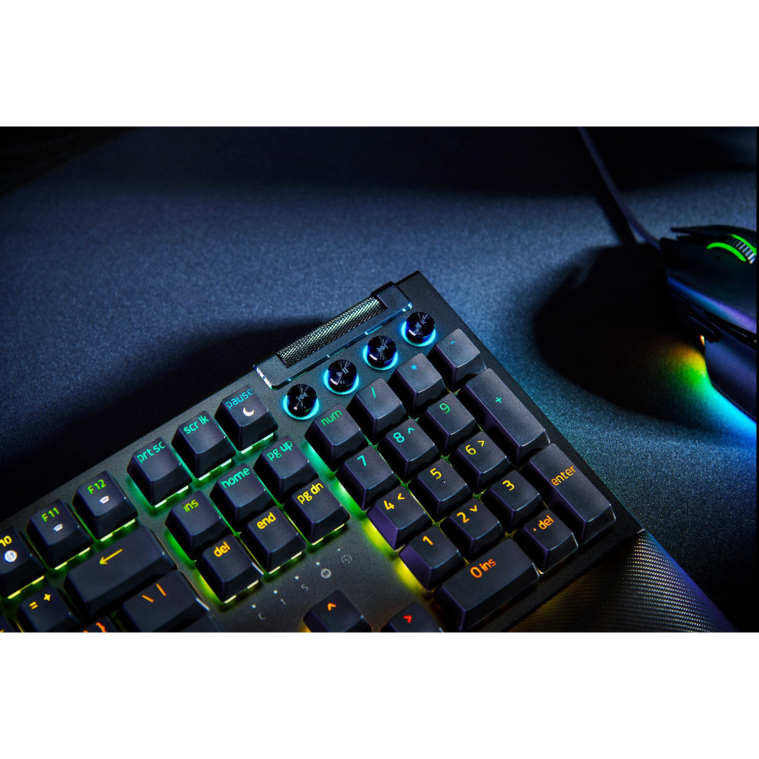 Tipkovnica RAZER Blackwidow V4 (mehanička, Razer Chroma RGB) – internacionalna non HR tipkovnica-7