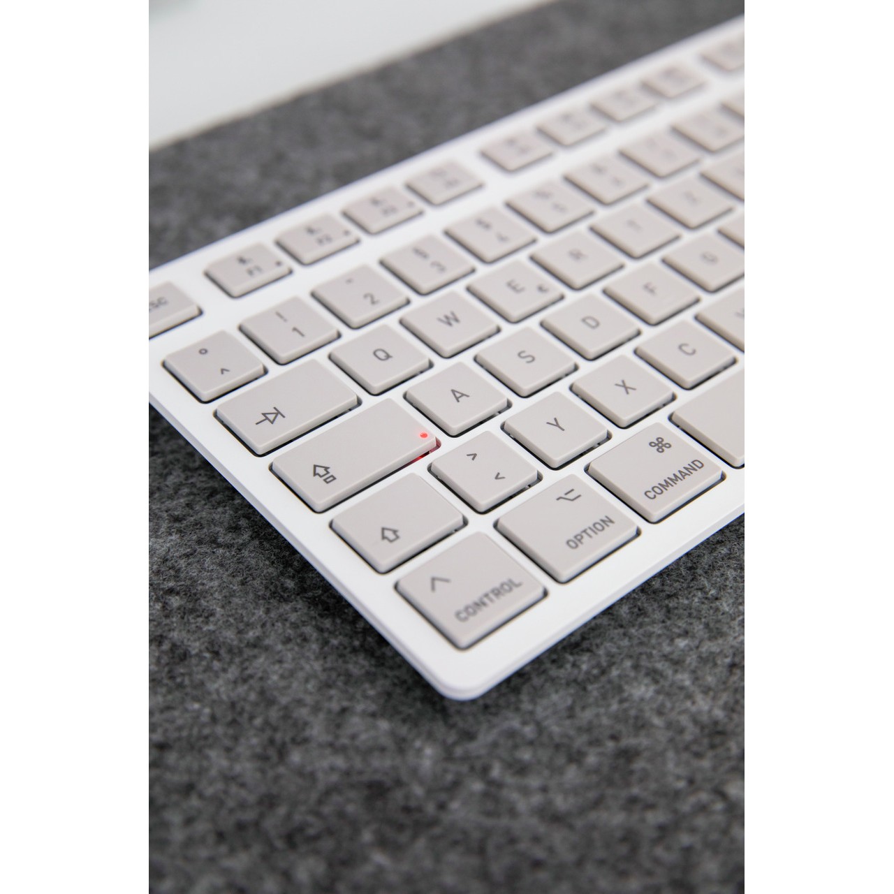 Tipkovnica CHERRY TAS KW 7100 Mini BT za Mac (Bluetooth, DE raspored tipki) – internacionalna non HR tipkovnica-9