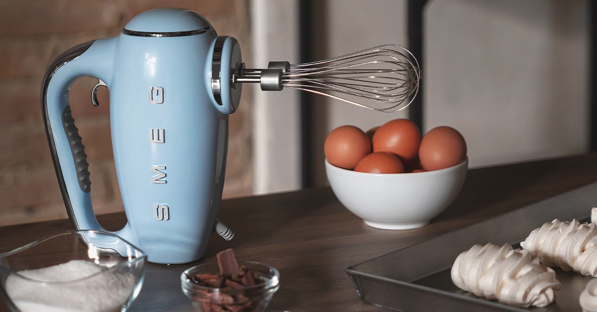 Ručni mikser SMEG HMF01PBEU 50's Style (pastelno plava boja)-2