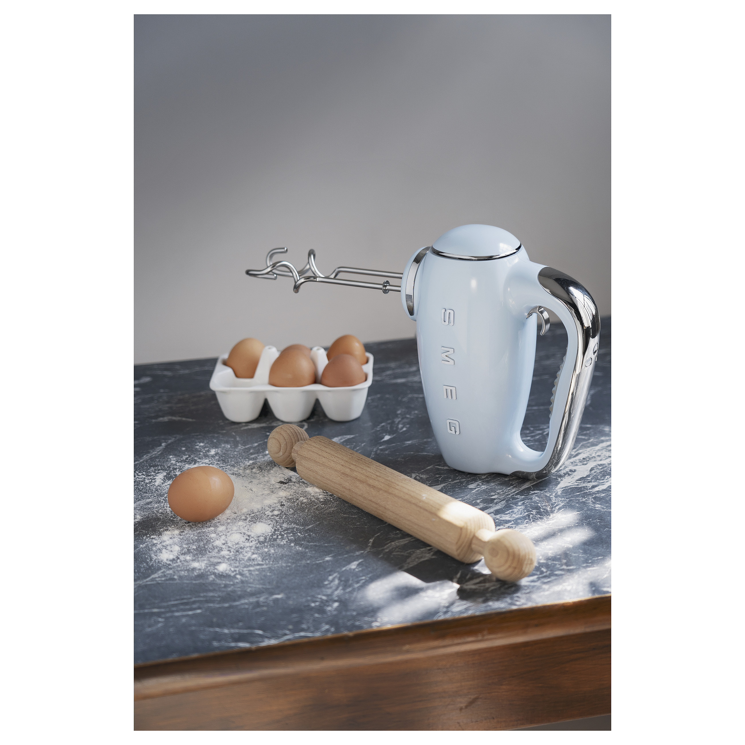 Ručni mikser SMEG HMF01PBEU 50's Style (pastelno plava boja)-8