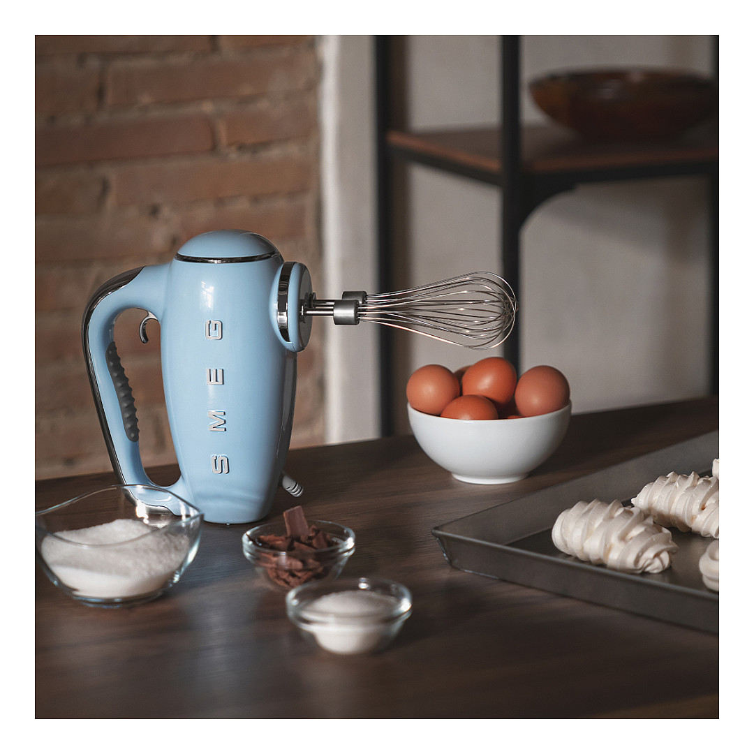 Ručni mikser SMEG HMF01PBEU 50's Style (pastelno plava boja)-9