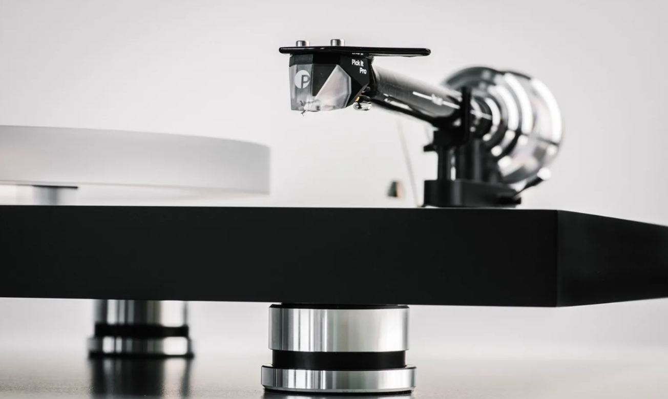 Gramofon PRO-JECT Debut Reference 10-2