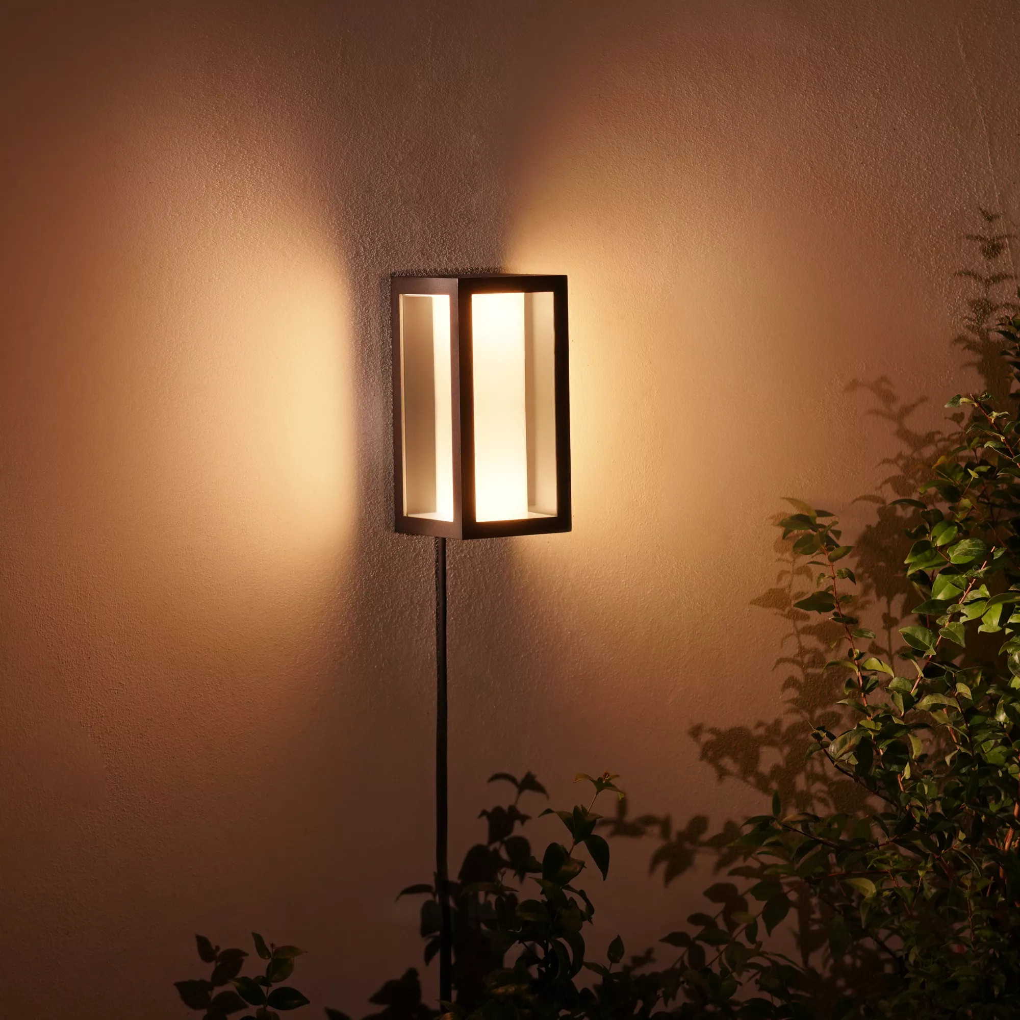 Vanjska zidna svjetiljka PHILIPS Hue Impress (uska, crna, 1200 lm, IP44)-1