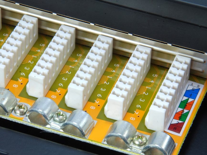 Patch panel EQUIP 16-portni Cat.6 FTP 19" 1U, crna boja