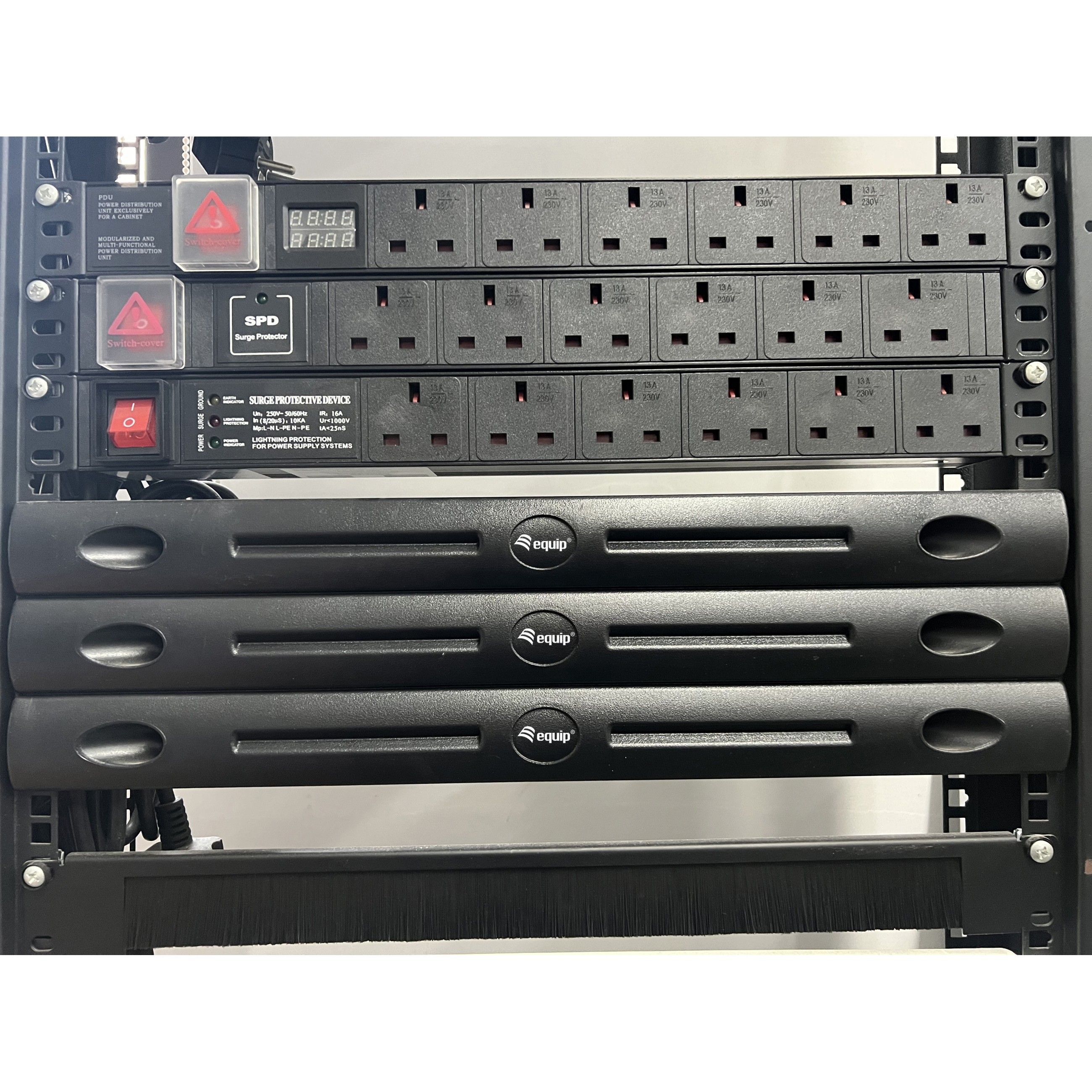 Blindpanel EQUIP 19" 1U werkzeugfrei crna boja-4