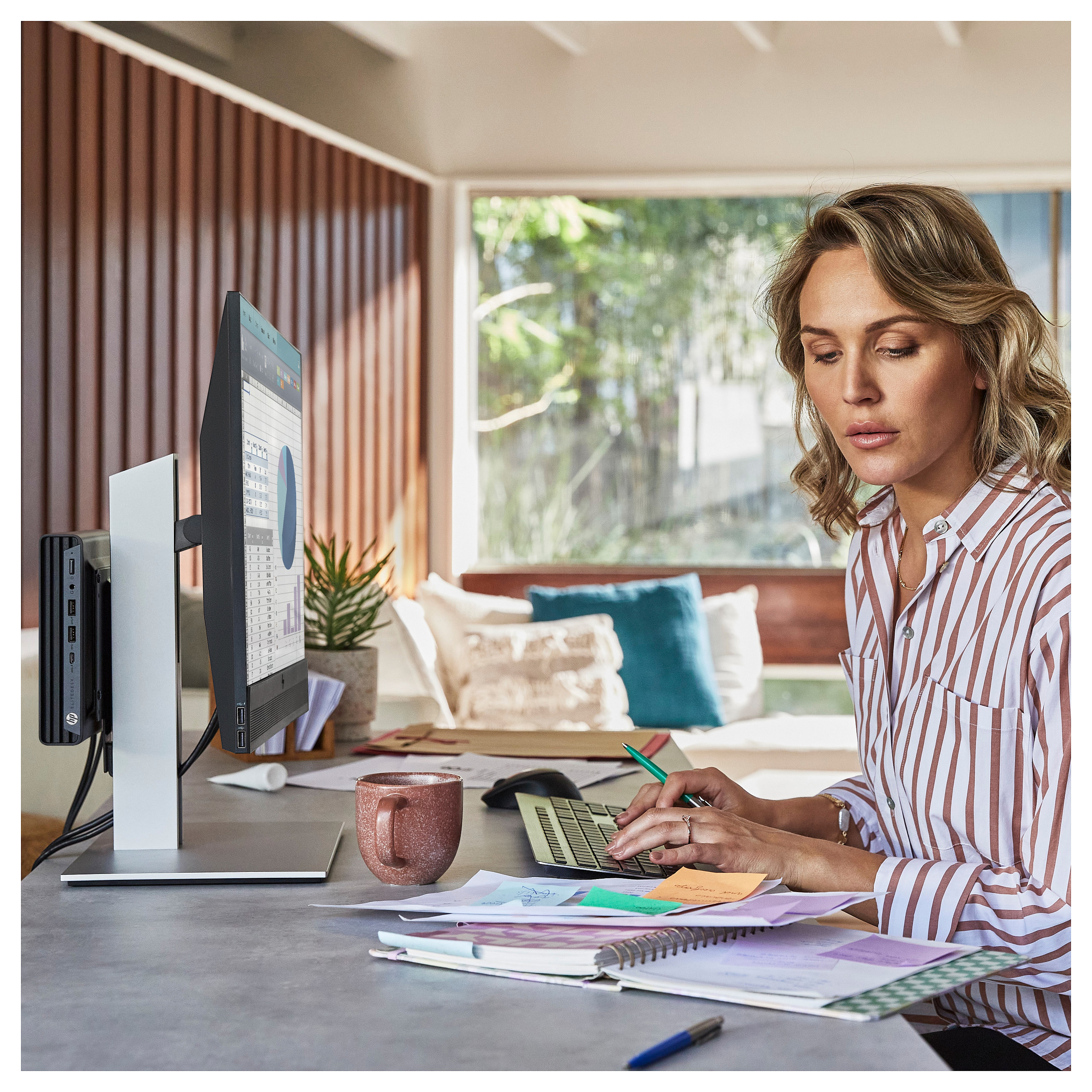 Računalo HP Elite Mini 800 G9 (Intel Core i9-14900T, 64GB, 1TB SSD, Windows 11 Pro)-5