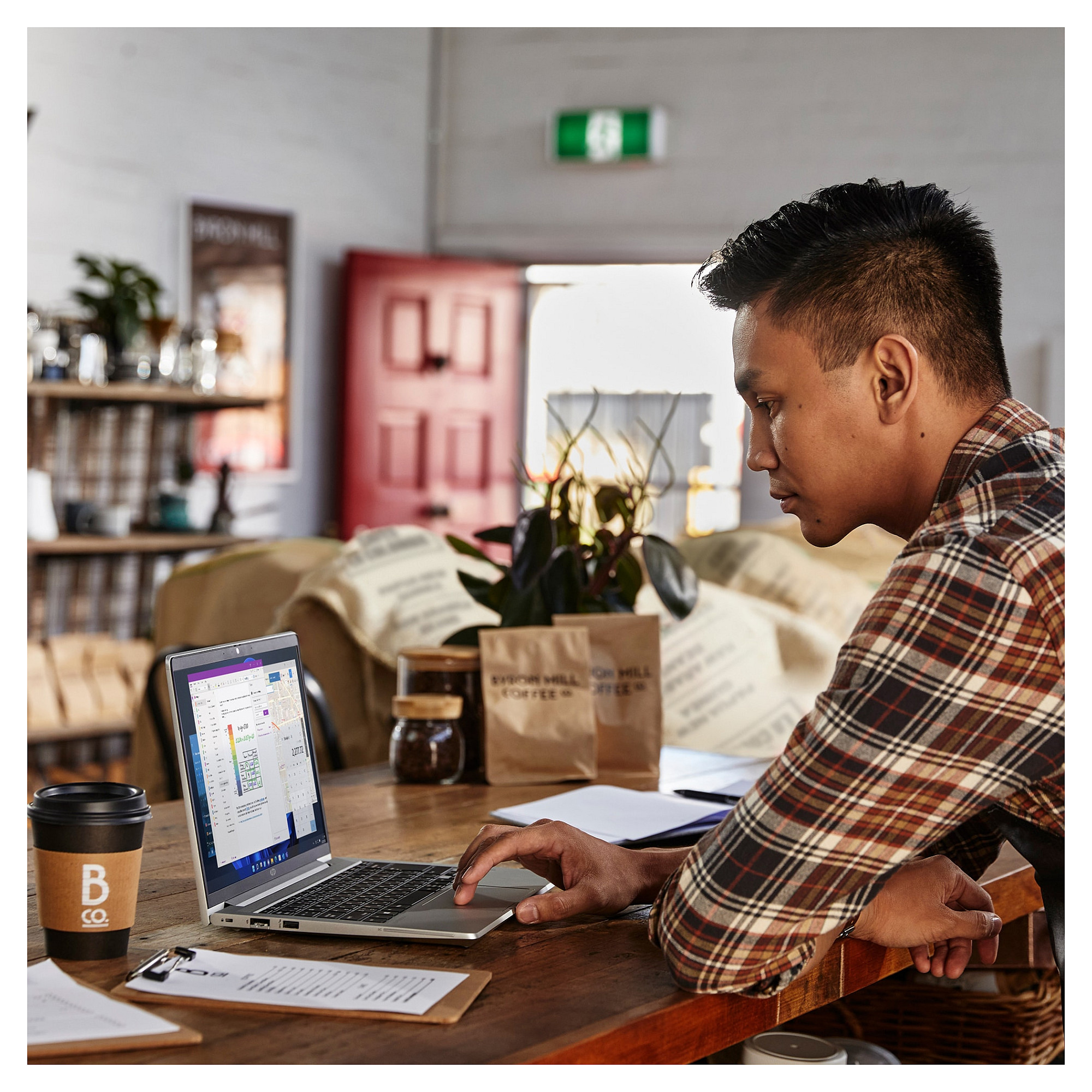 Laptop HP PROBOOK 445 G9 (14" FHD, Ryzen 5 5625U, 8GB RAM, 256GB SSD, Windows 11 Pro, hrvatska tipkovnica, srebrna) – internacionalna non HR tipkovnica-8