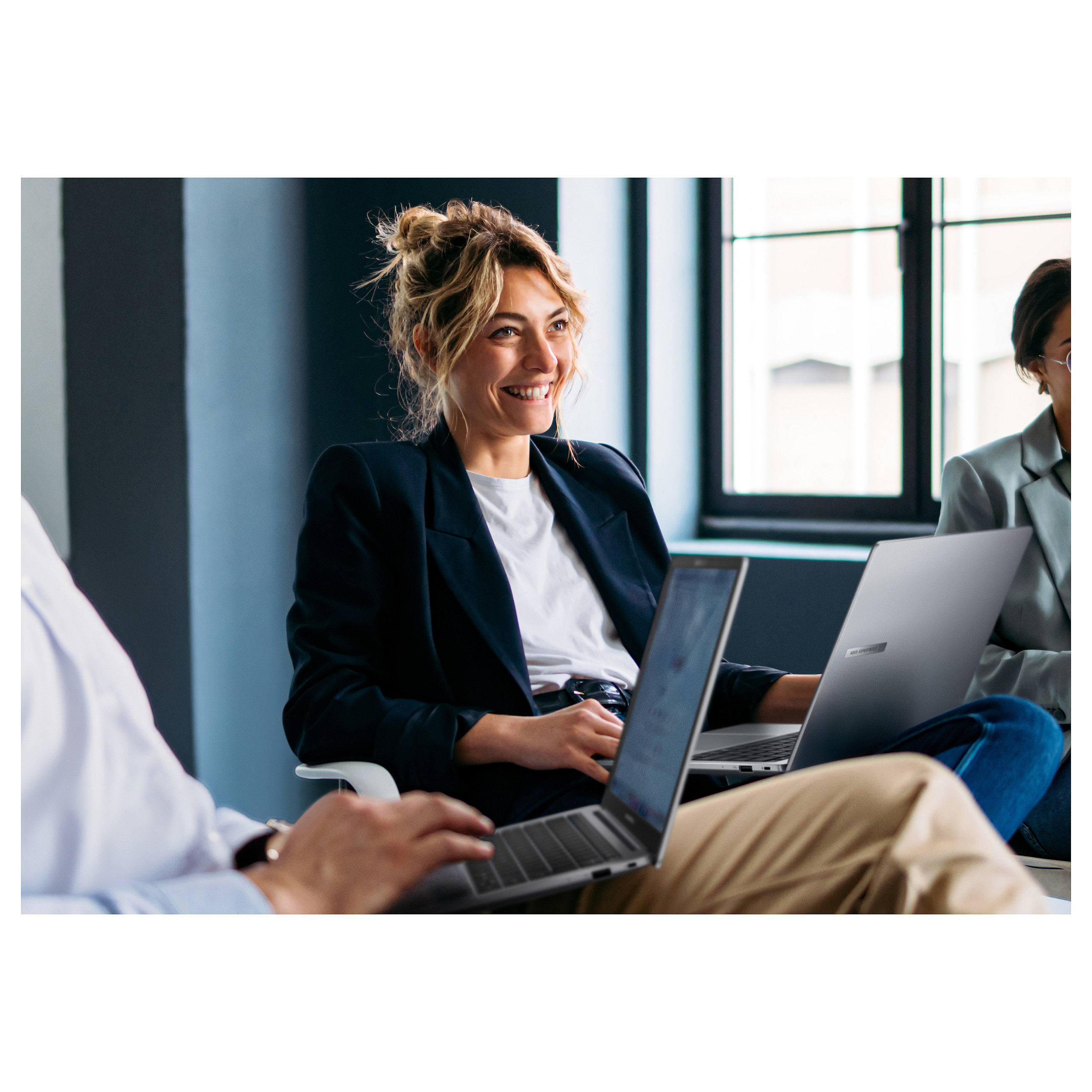 Laptop ASUS ExpertBook P5 14" U5-226V (14" FHD, Intel Core i5, 16GB RAM, 512GB SSD, Intel Iris Xe, Windows 11 Pro, hrvatska tipkovnica, siva) – internacionalna non HR tipkovnica-18