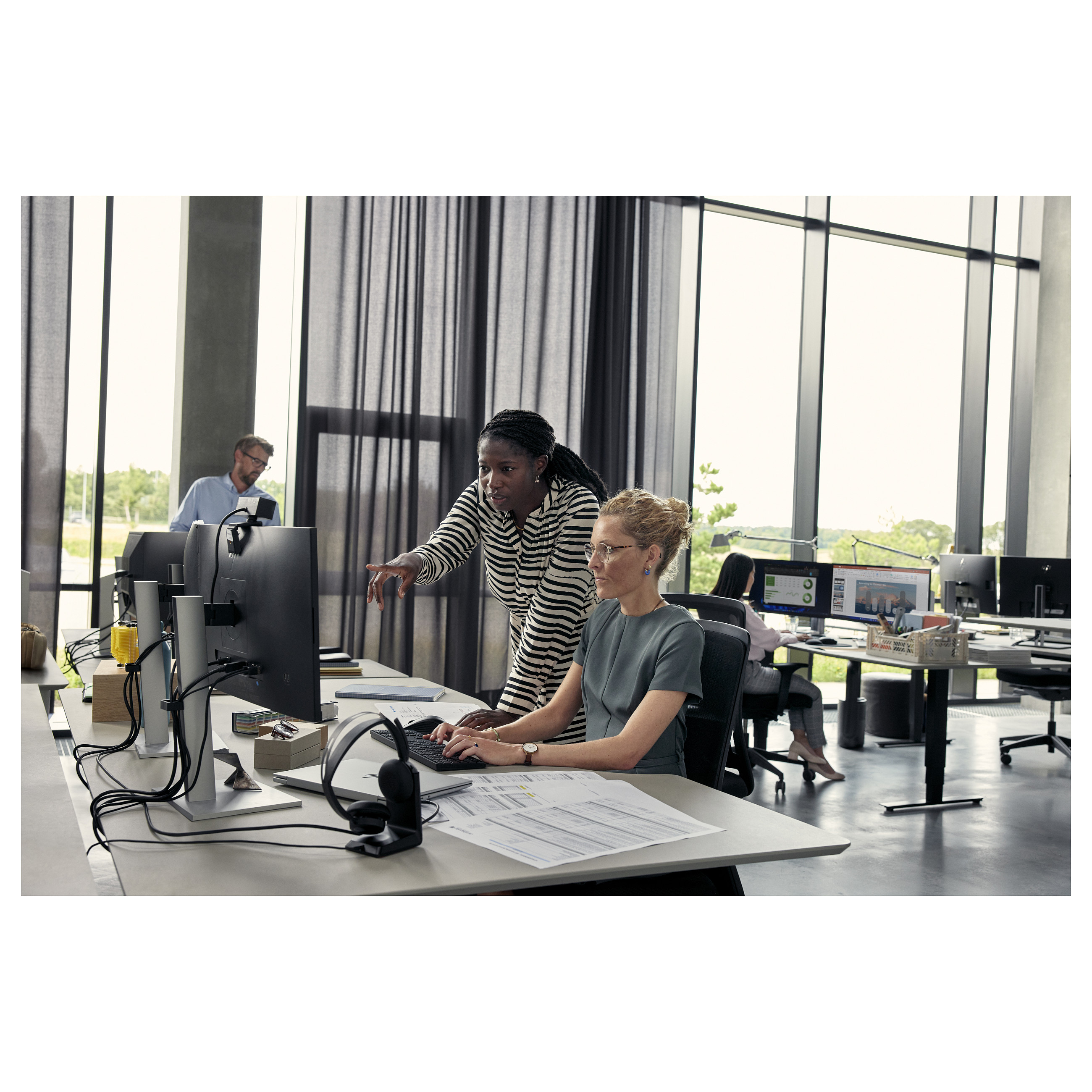 Laptop HP EliteBook 640 G11 (35,56 cm, WUXGA, Intel Core Ultra 5 125U, 8GB RAM, 256GB SSD, Windows 11 Pro, njemačka tipkovnica) – internacionalna non HR tipkovnica-10