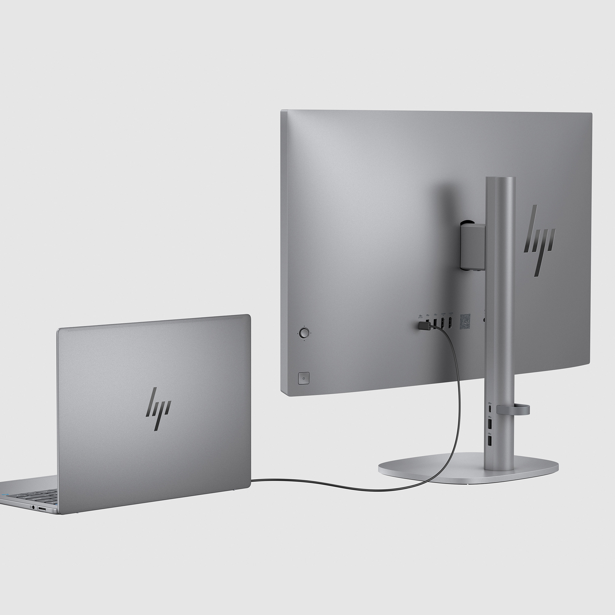 Laptop HP AIO OSX 27-CS0075NG (27" ekran, 2560x1440, U7-155H, 32GB RAM, SSD, grafika, OS, jezik tipkovnice, boja)-4