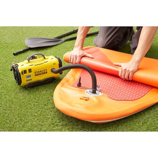 Napuhivač STANLEY FATMAX SFMCE520B-QW (11 bar, 12 l/min, 18 V DC, akumulatorski, li-ion)-2