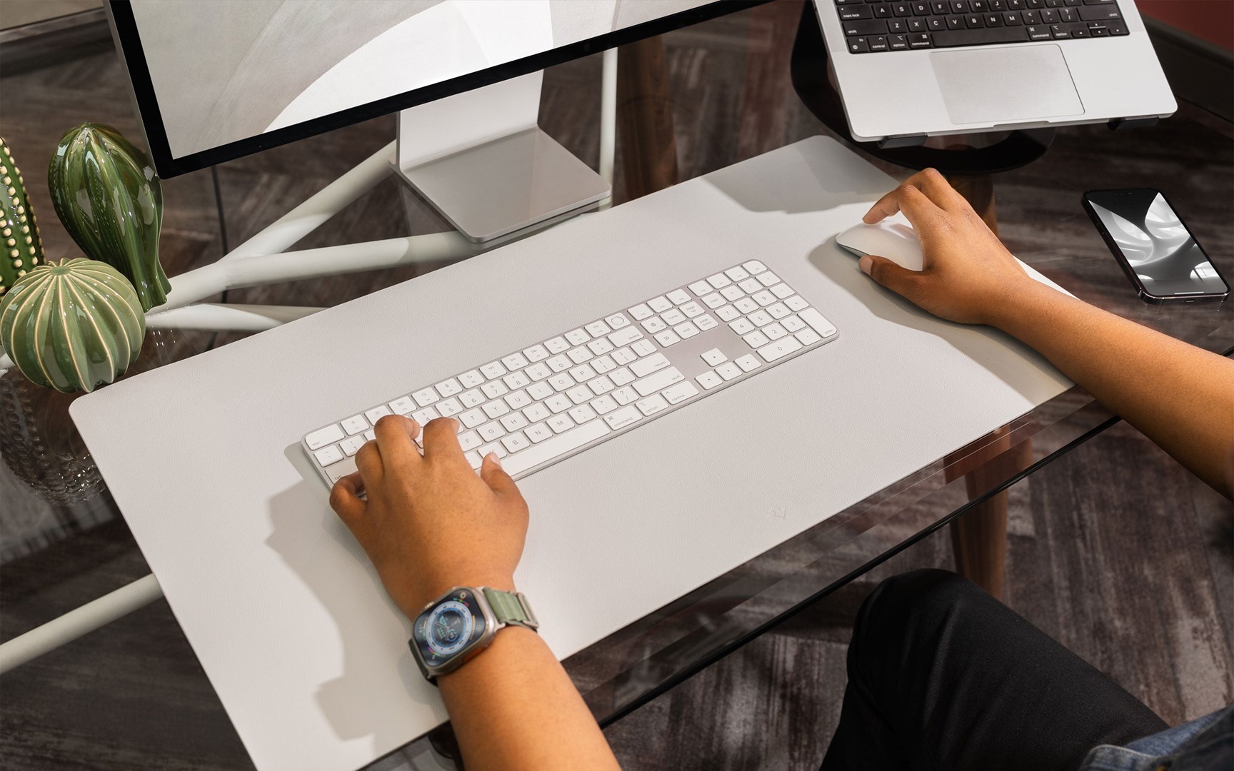 Twelve South DeskPad - vegan leather desk pad-5