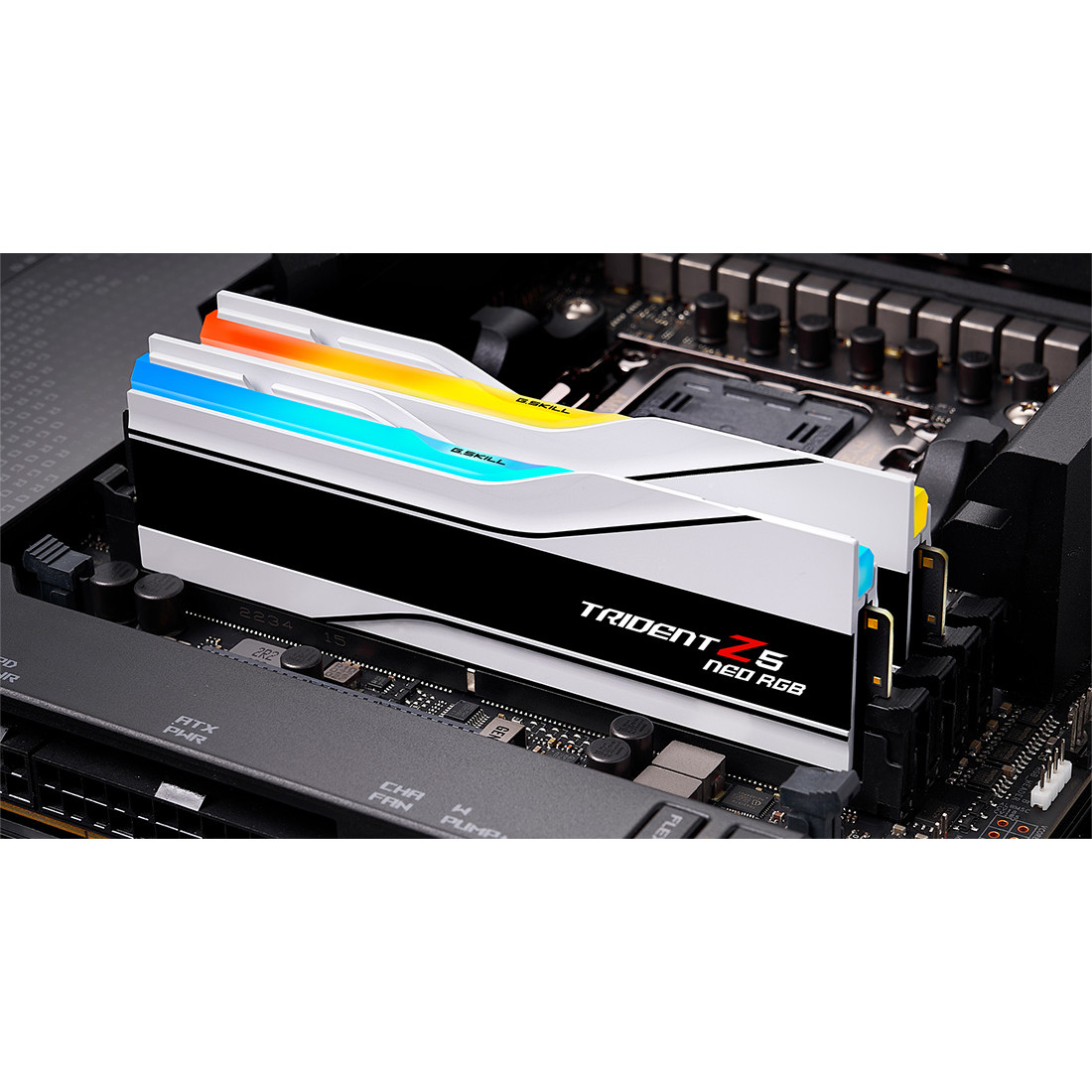 DIMM RAM G.SKILL Trident Z5 Neo RGB F5-6000J3636F32GX2-TZ5NRW (64 GB, 6000 MHz, Dual-Kit)-8